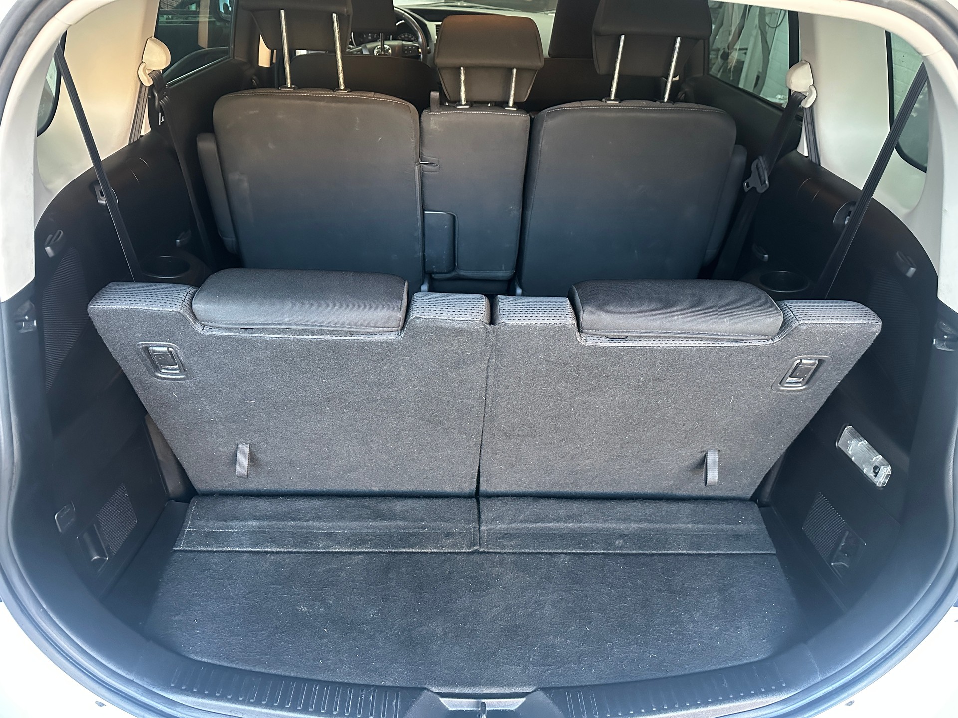 MAZDA 5 2.0 16V Voila ma Suisse Edition+ Activematic-image-9