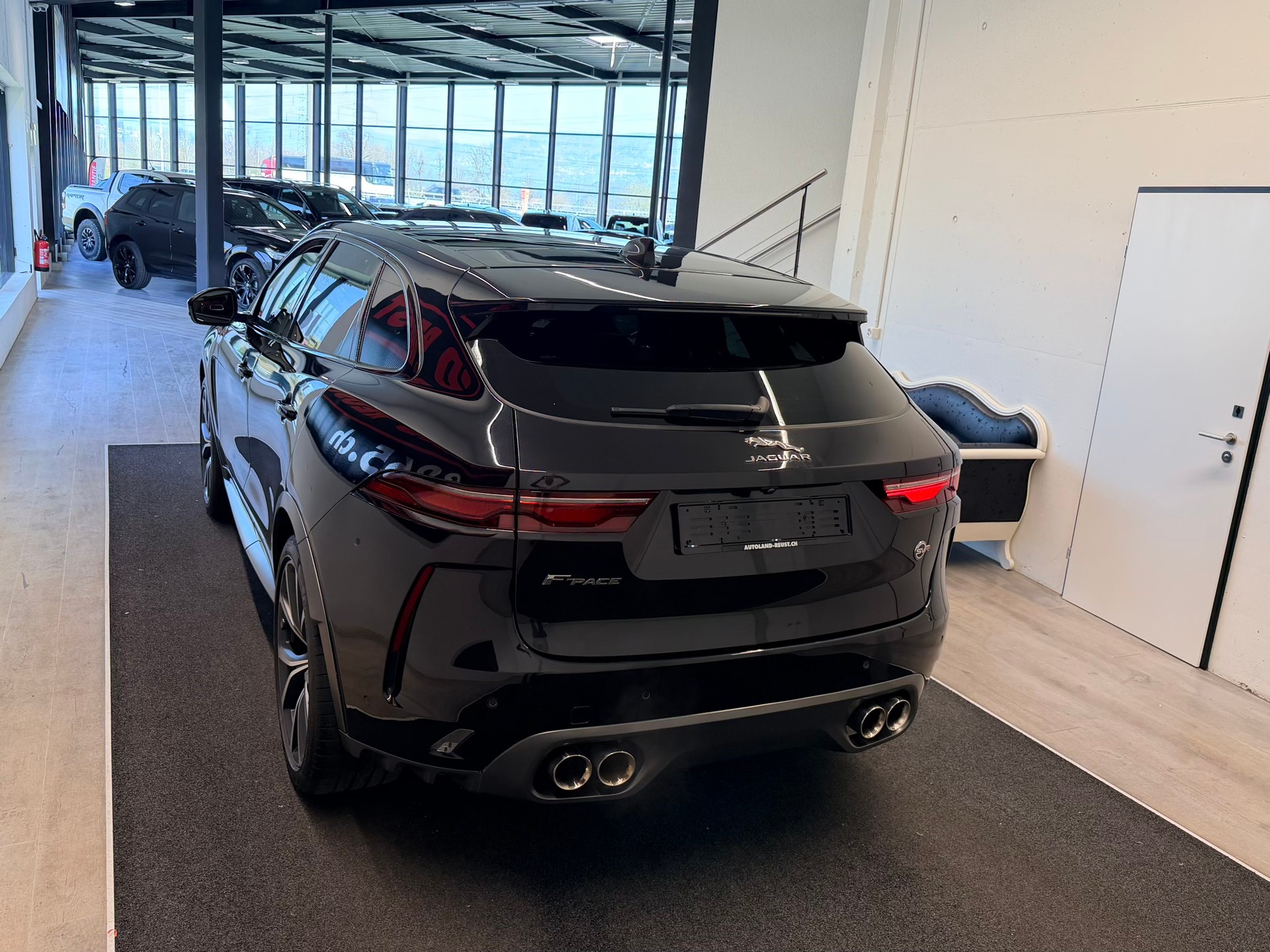 JAGUAR F-Pace 5.0 V8 SVR P550 AWD-image-8