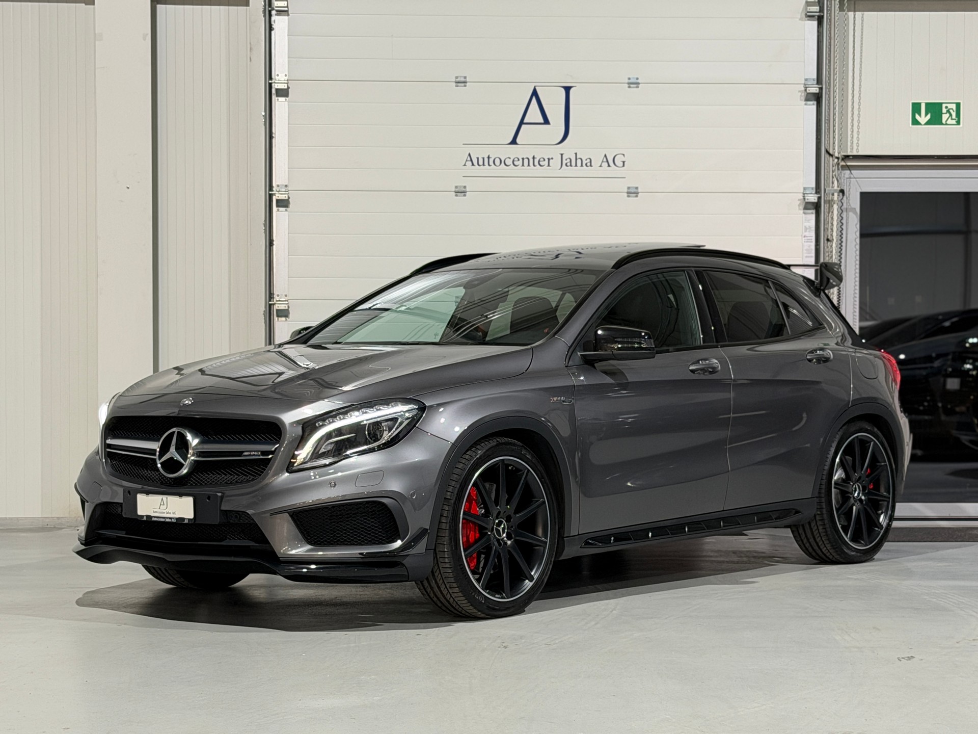 MERCEDES-BENZ GLA 45 AMG 4Matic 7G-DCT Performance Paket-image-1