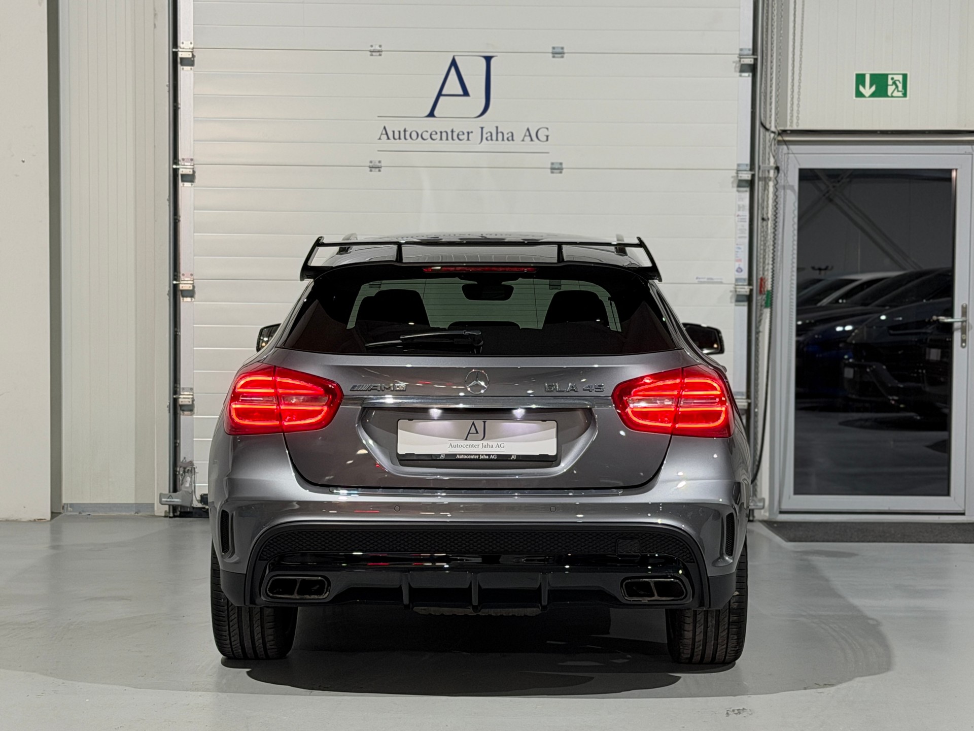 MERCEDES-BENZ GLA 45 AMG 4Matic 7G-DCT Performance Paket-image-17