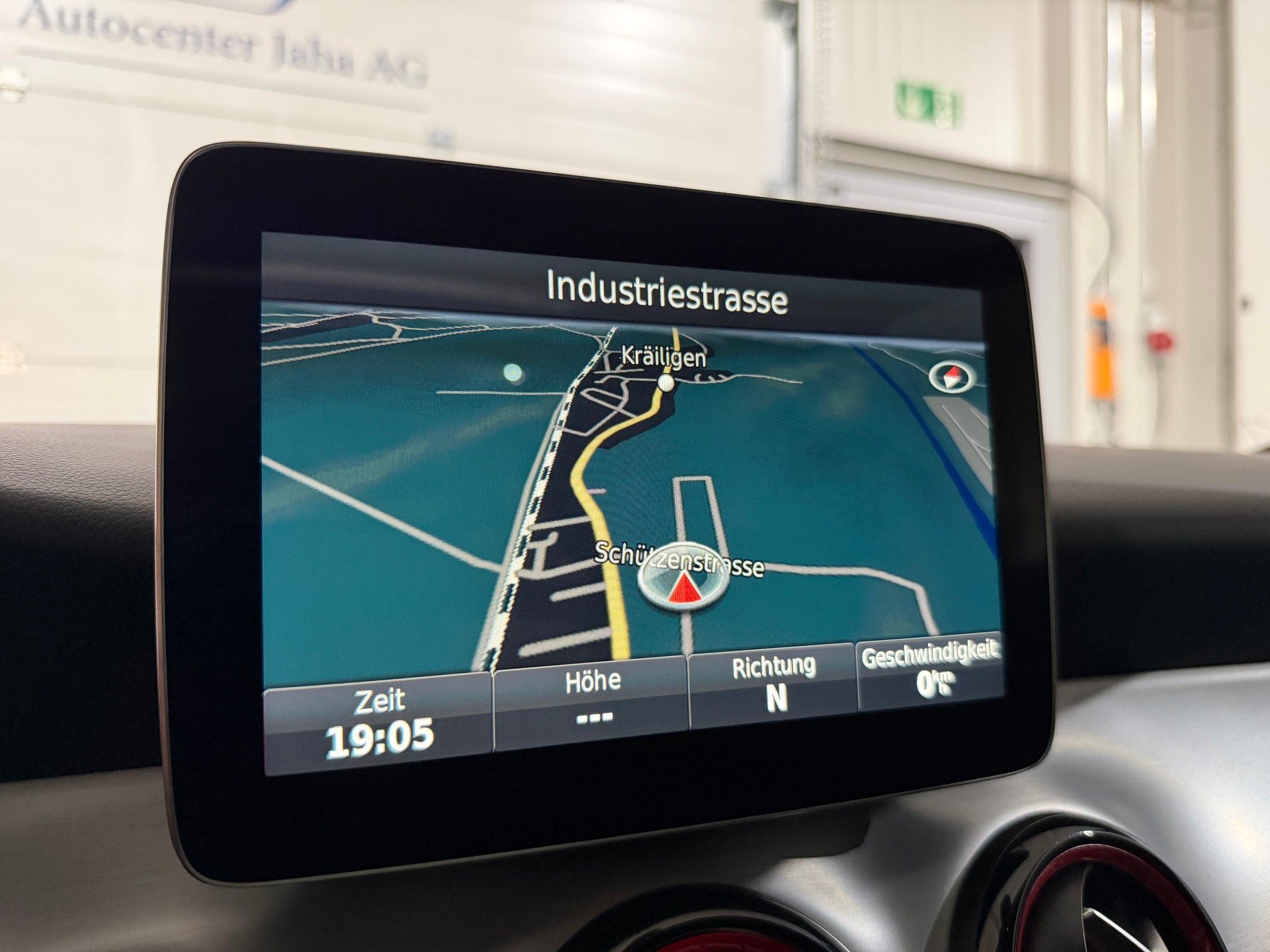 MERCEDES-BENZ GLA 45 AMG 4Matic 7G-DCT Performance Paket-image-8