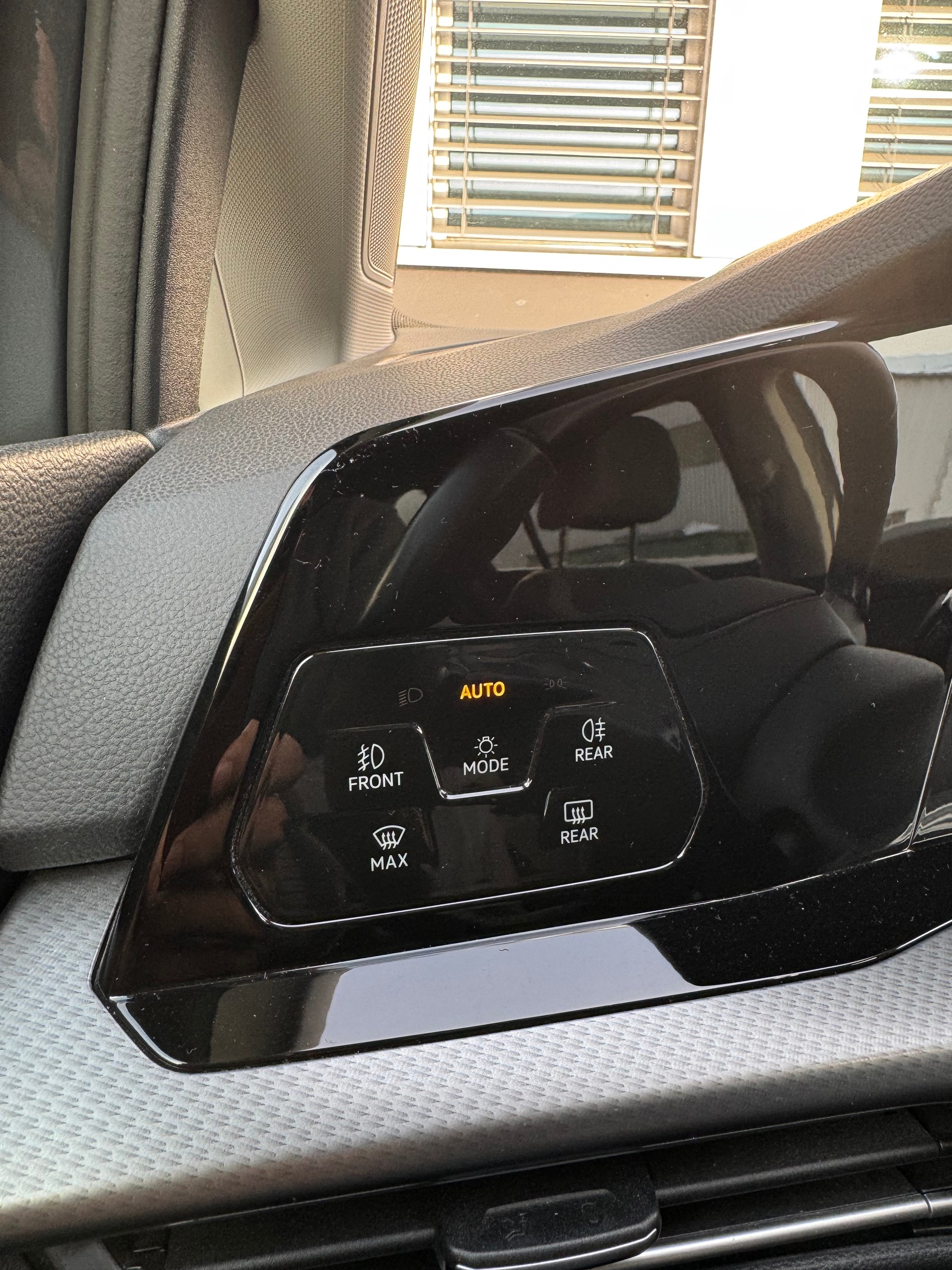 VW Golf 2.0 TSI Alltrack DSG 4Motion-image-10