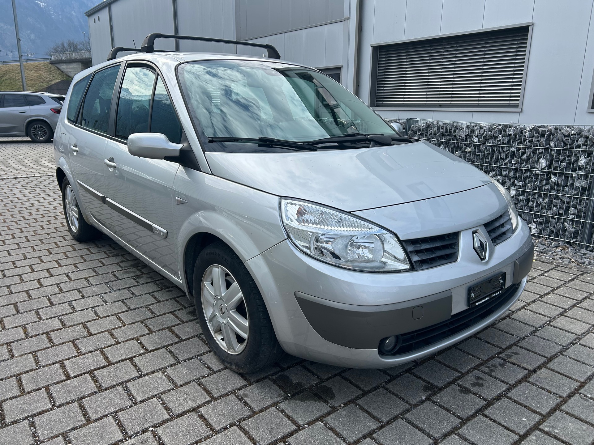 RENAULT Grand Scénic 2.0 16V Authentique Confort-image-2