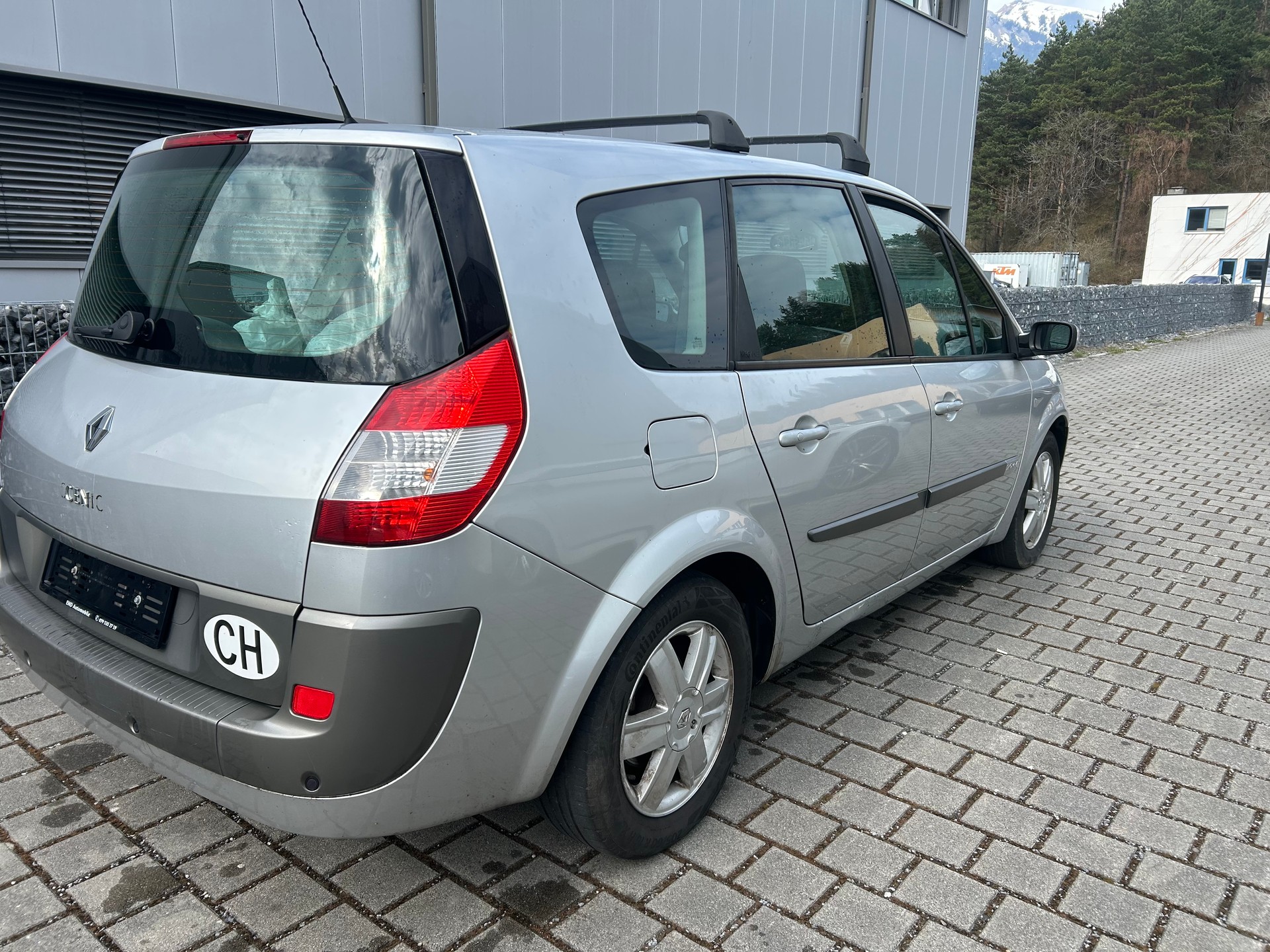 RENAULT Grand Scénic 2.0 16V Authentique Confort-image-3