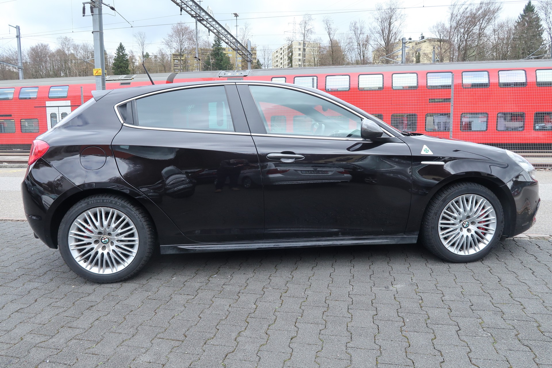 ALFA ROMEO Giulietta 1750 TBi Quadrifoglio Verde TCT-image-4