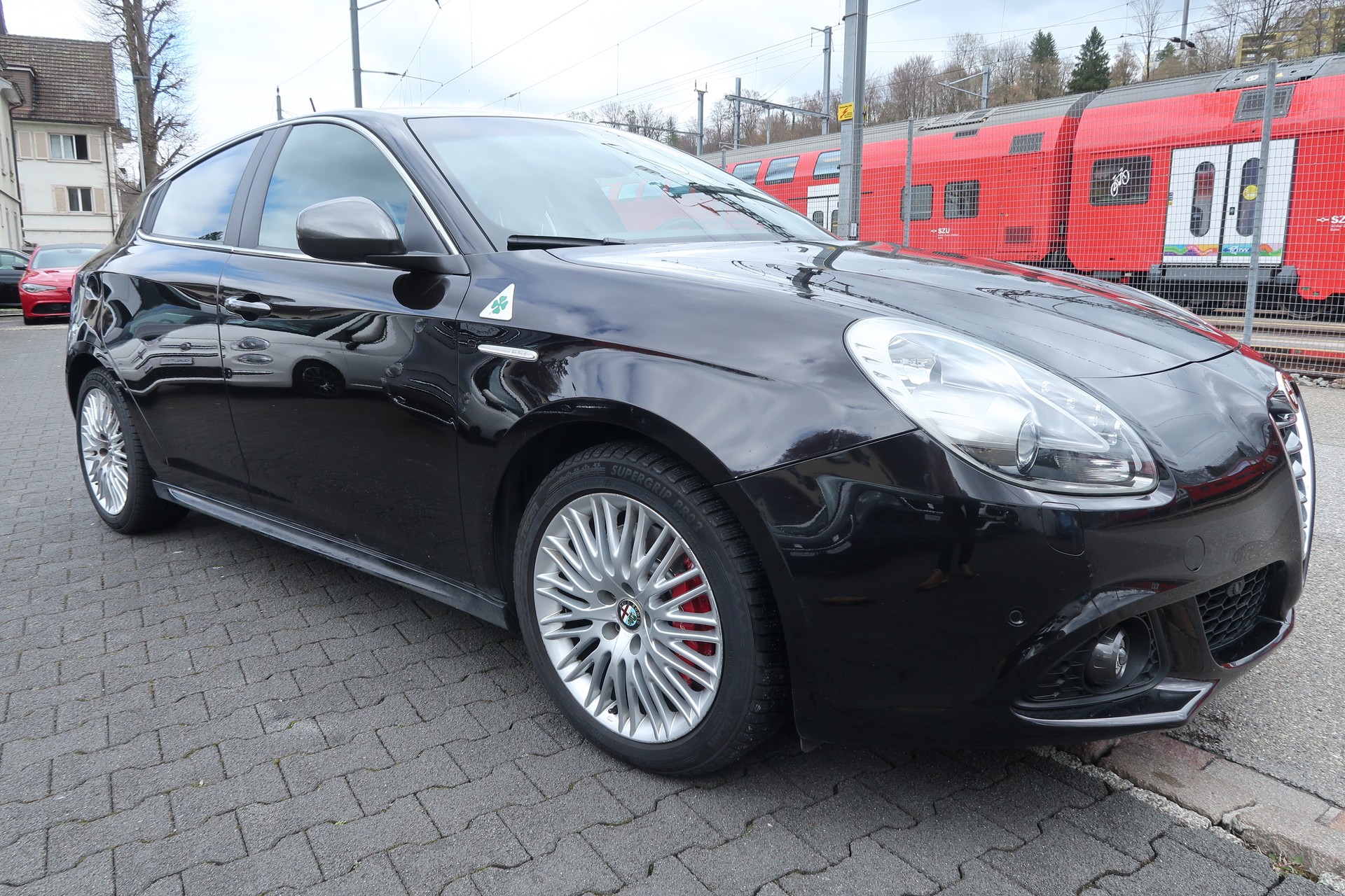 ALFA ROMEO Giulietta 1750 TBi Quadrifoglio Verde TCT-image-3