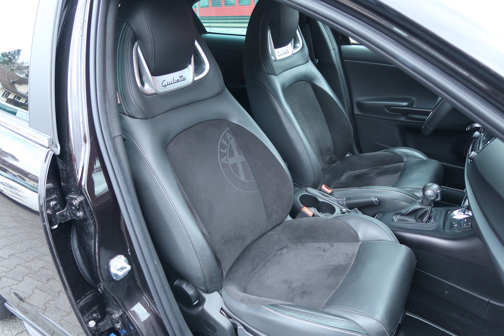 ALFA ROMEO Giulietta 1750 TBi Quadrifoglio Verde TCT-image-12