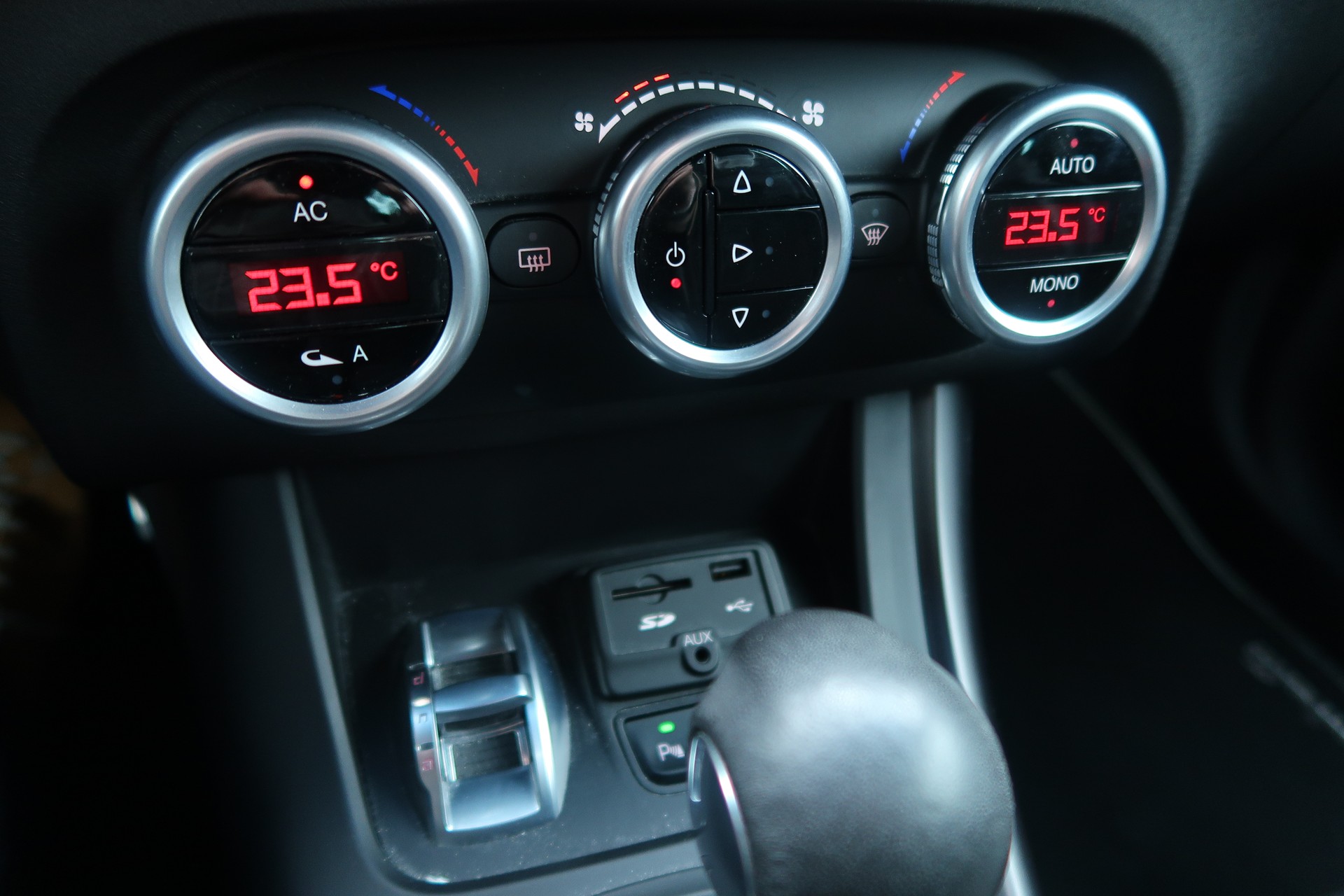 ALFA ROMEO Giulietta 1750 TBi Quadrifoglio Verde TCT-image-17