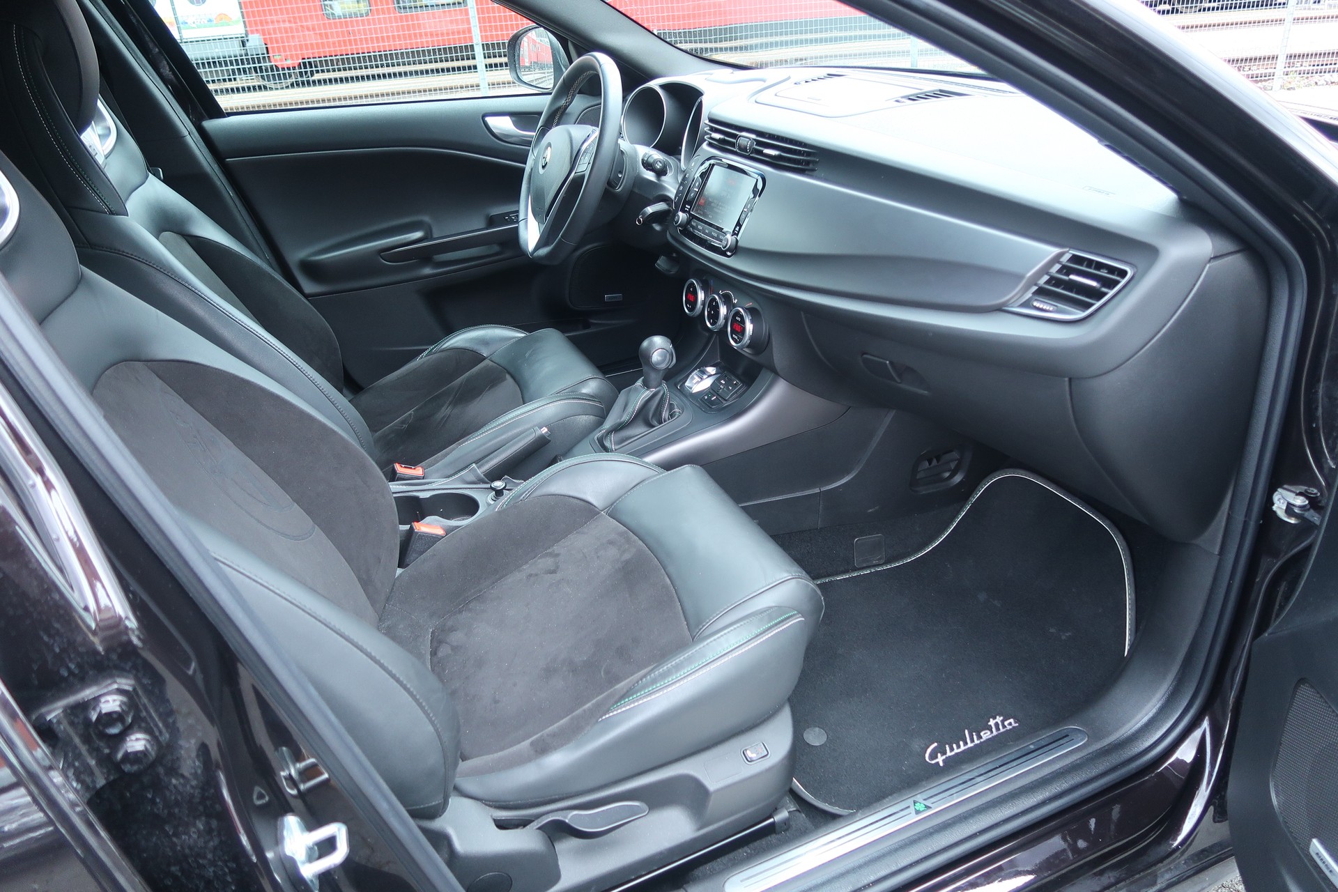 ALFA ROMEO Giulietta 1750 TBi Quadrifoglio Verde TCT-image-11