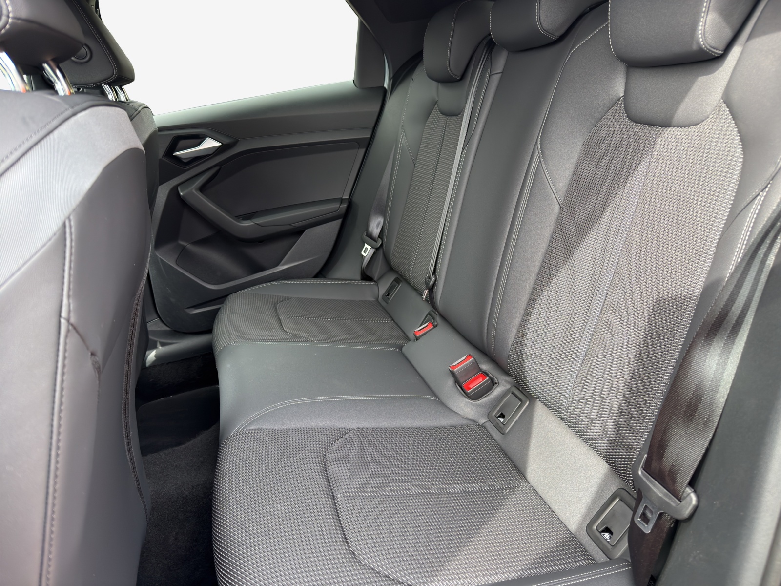AUDI A1 Sportback 30 TFSI Attraction S-tronic-image-11