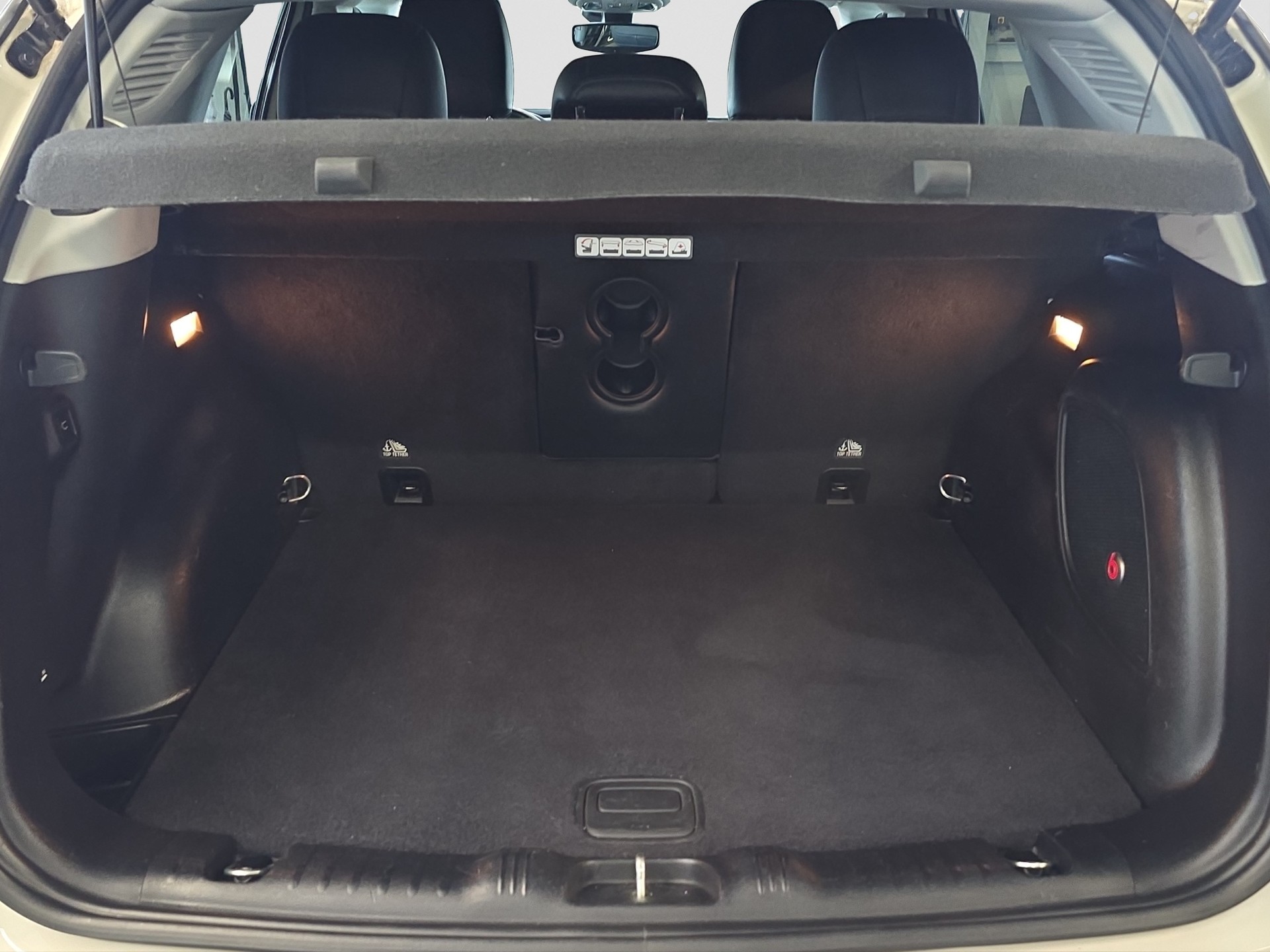 JEEP Compass 1.4 Turbo Limited AWD 9ATX-image-8