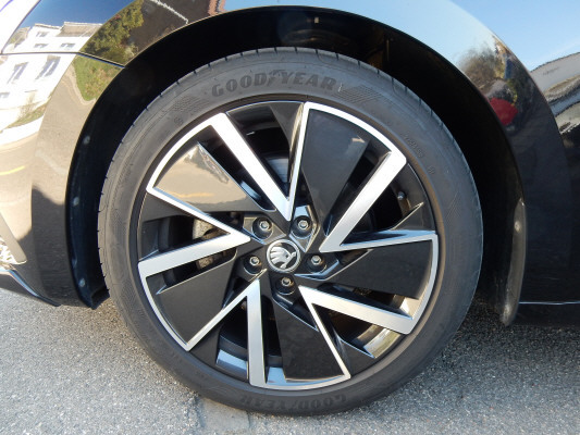 SKODA Octavia 2.0TSI SportLine 4x4-image-5