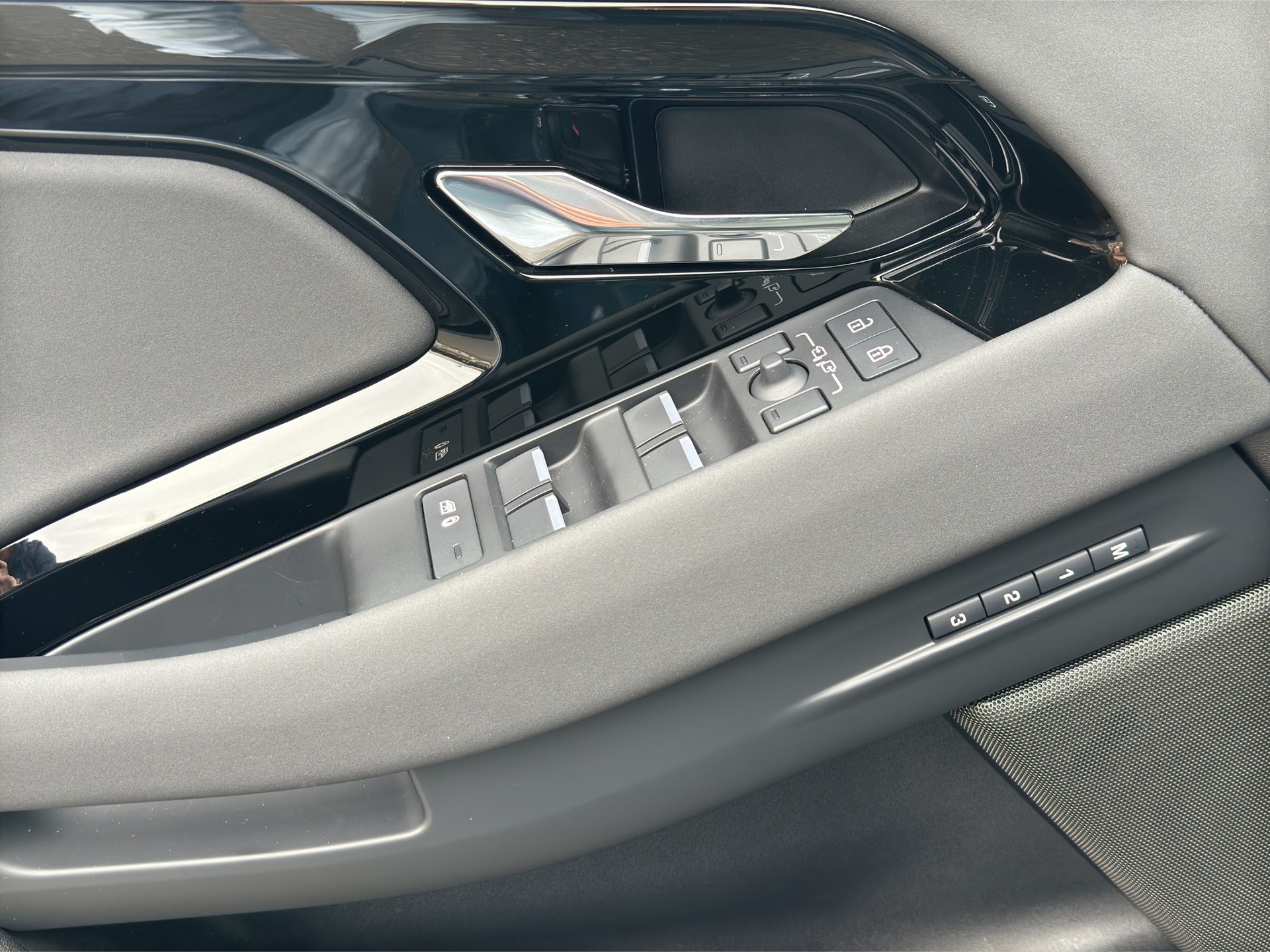 LAND ROVER Range Rover Evoque D200 Dynamic SE Black AT9-image-8