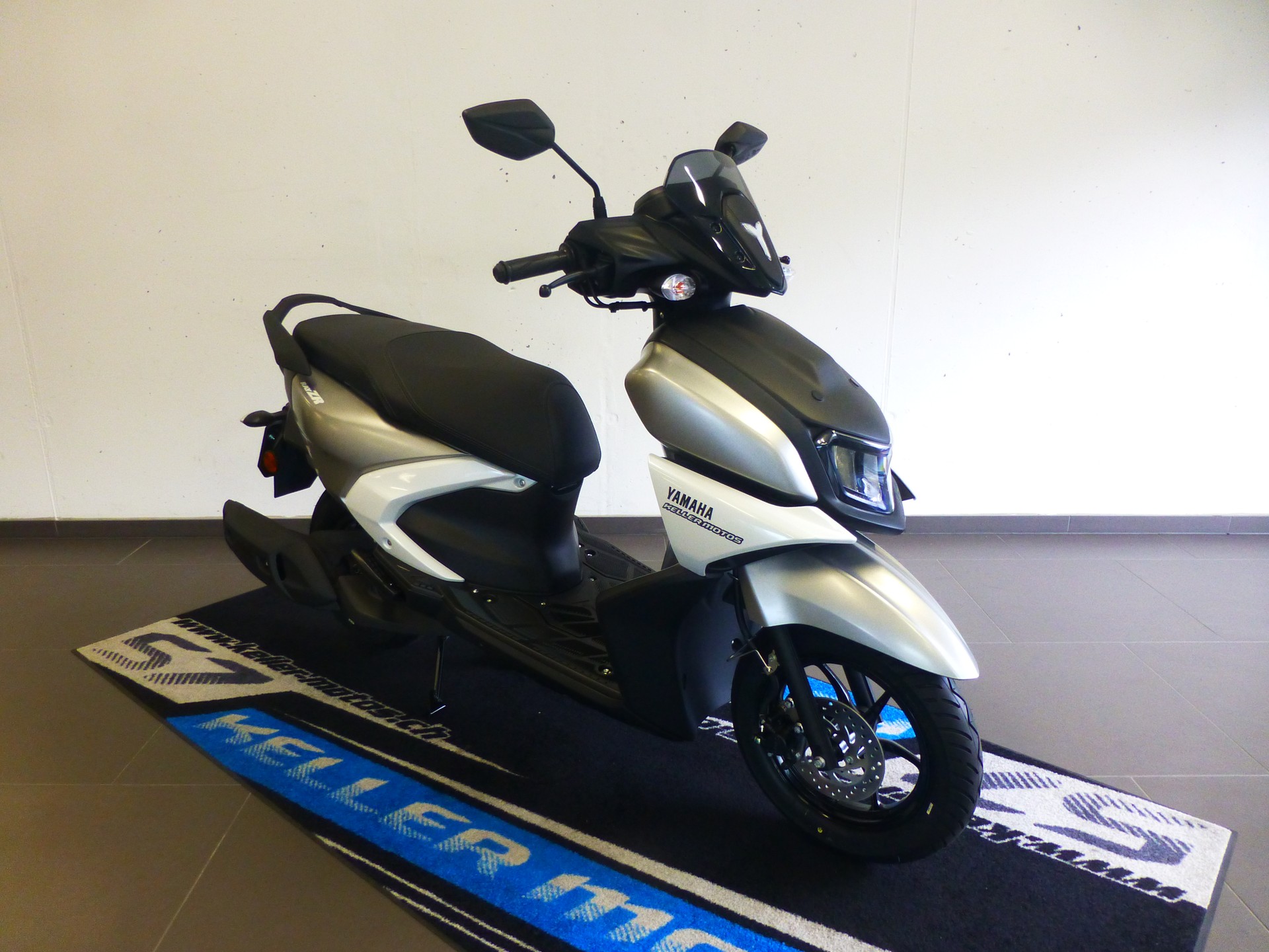 YAMAHA Ray 125-showroom-element-3