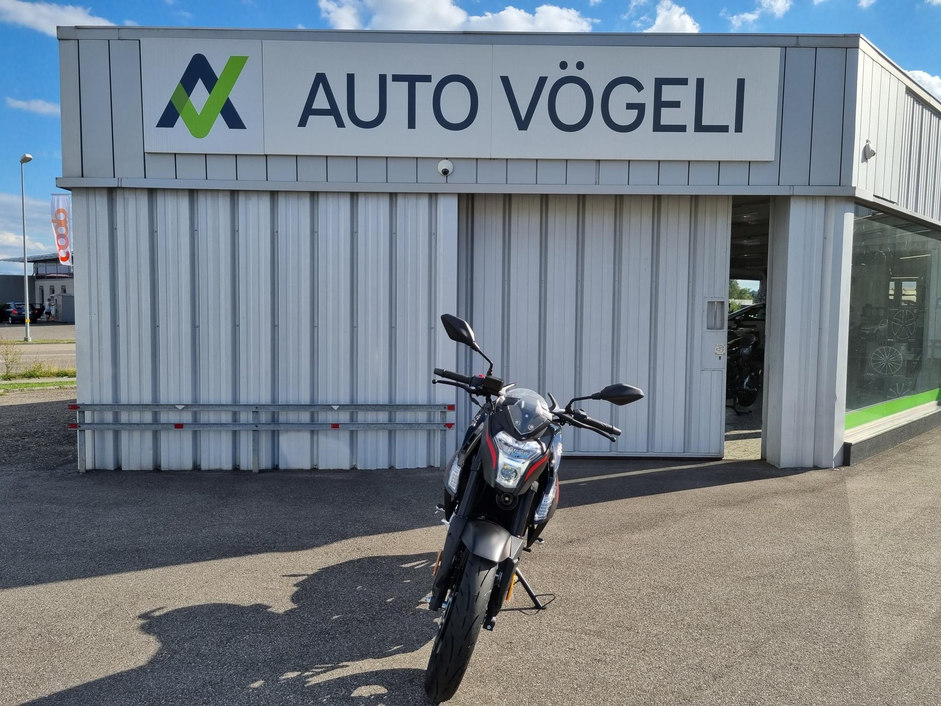VOGE 300 R-showroom-element-3