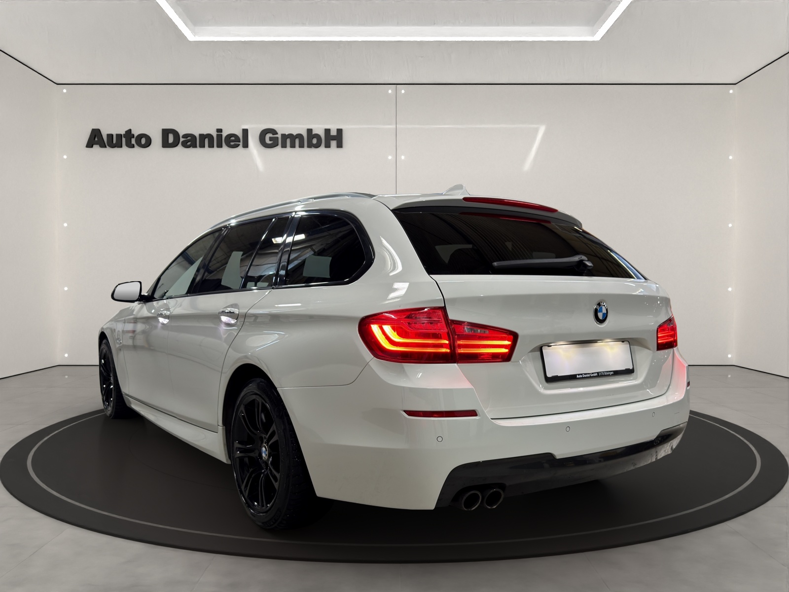 BMW 520d Touring xDrive M-Sportline-image-6