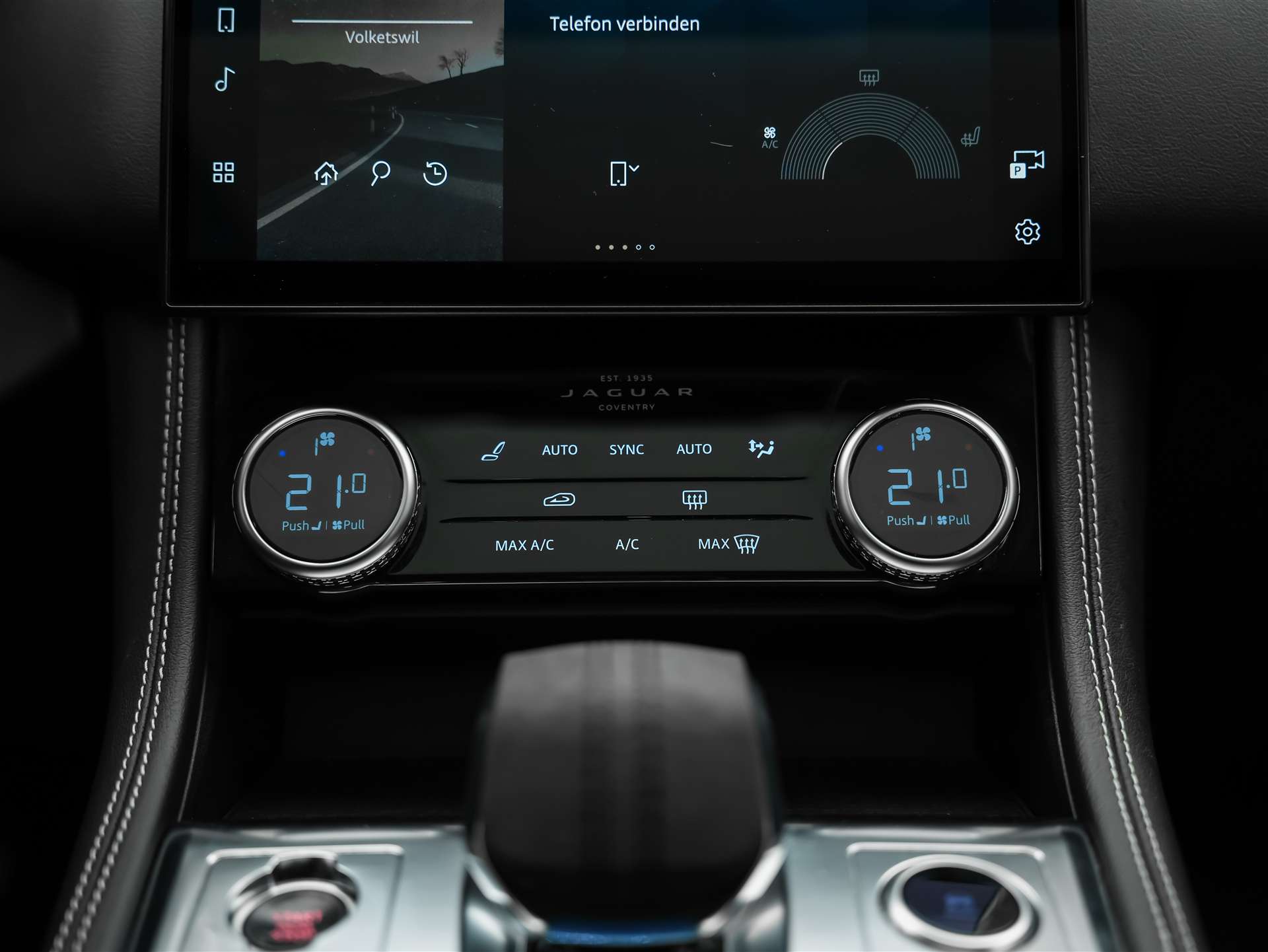 JAGUAR F-Pace 3.0 D I6 R-Dynamic SE AWD Panorama*Abstandsregler*All black*-image-26
