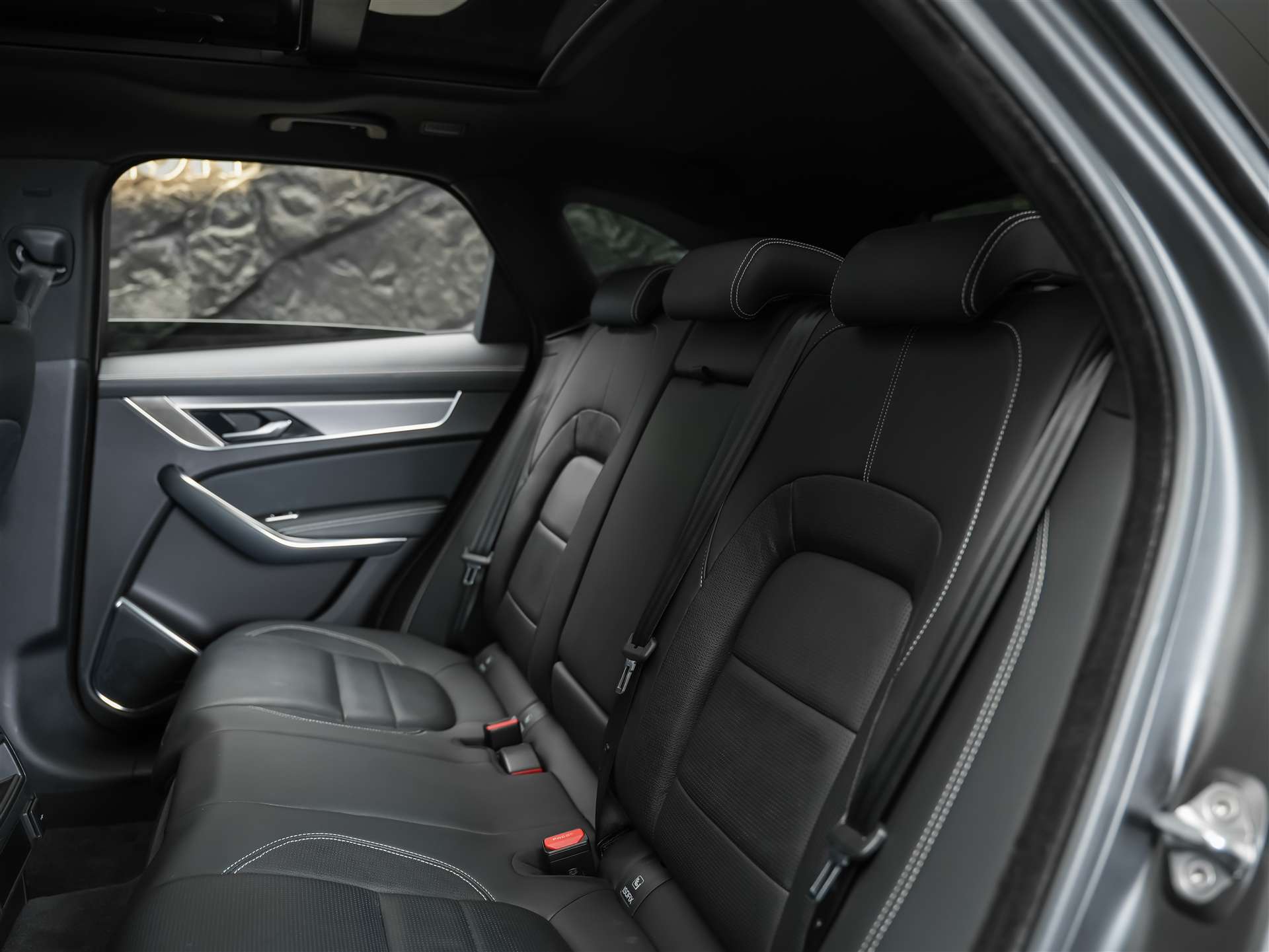 JAGUAR F-Pace 3.0 D I6 R-Dynamic SE AWD Panorama*Abstandsregler*All black*-image-14