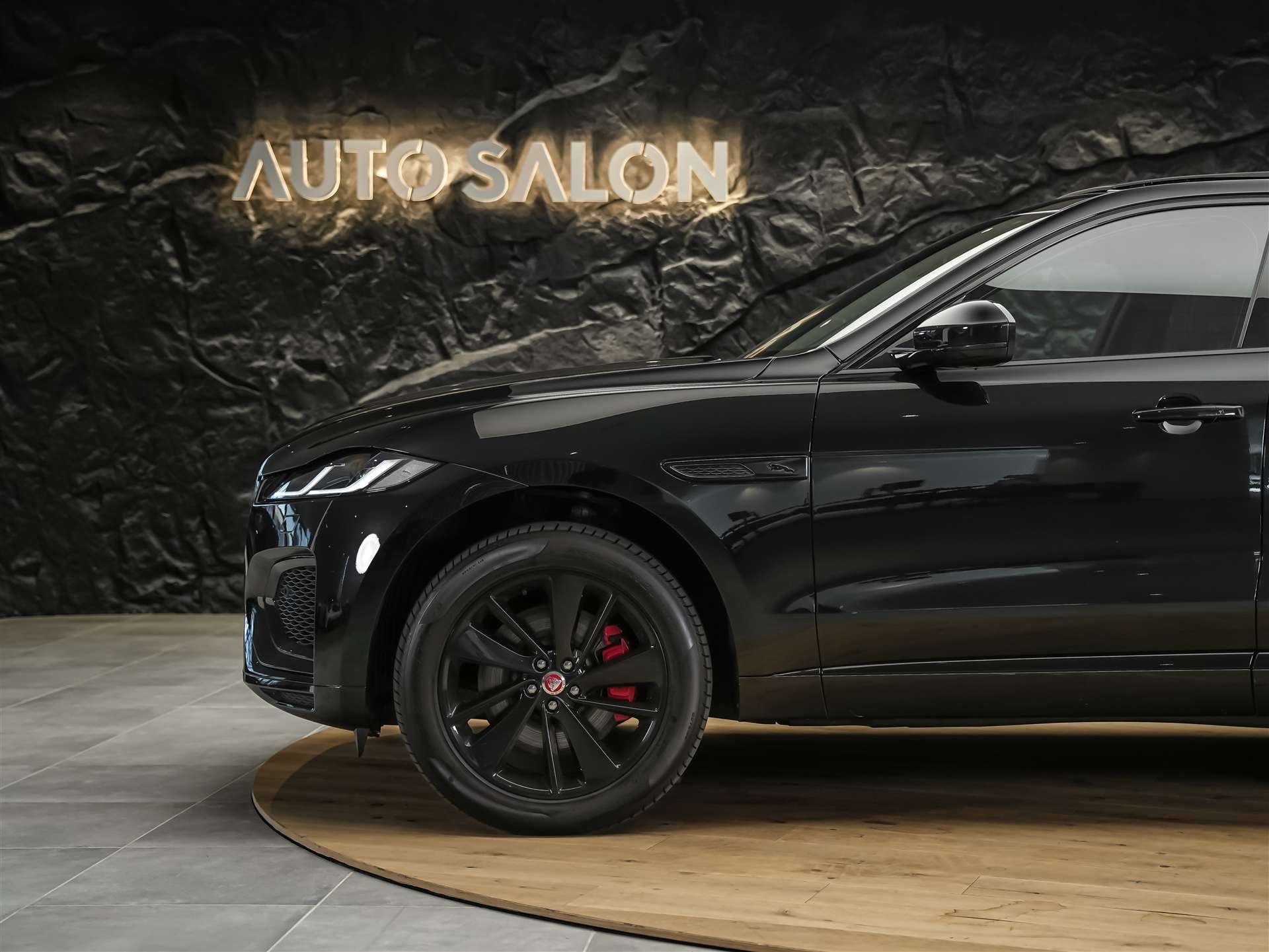 JAGUAR F-Pace 3.0 D I6 R-Dynamic SE AWD Panorama*Abstandsregler*All black*-image-18