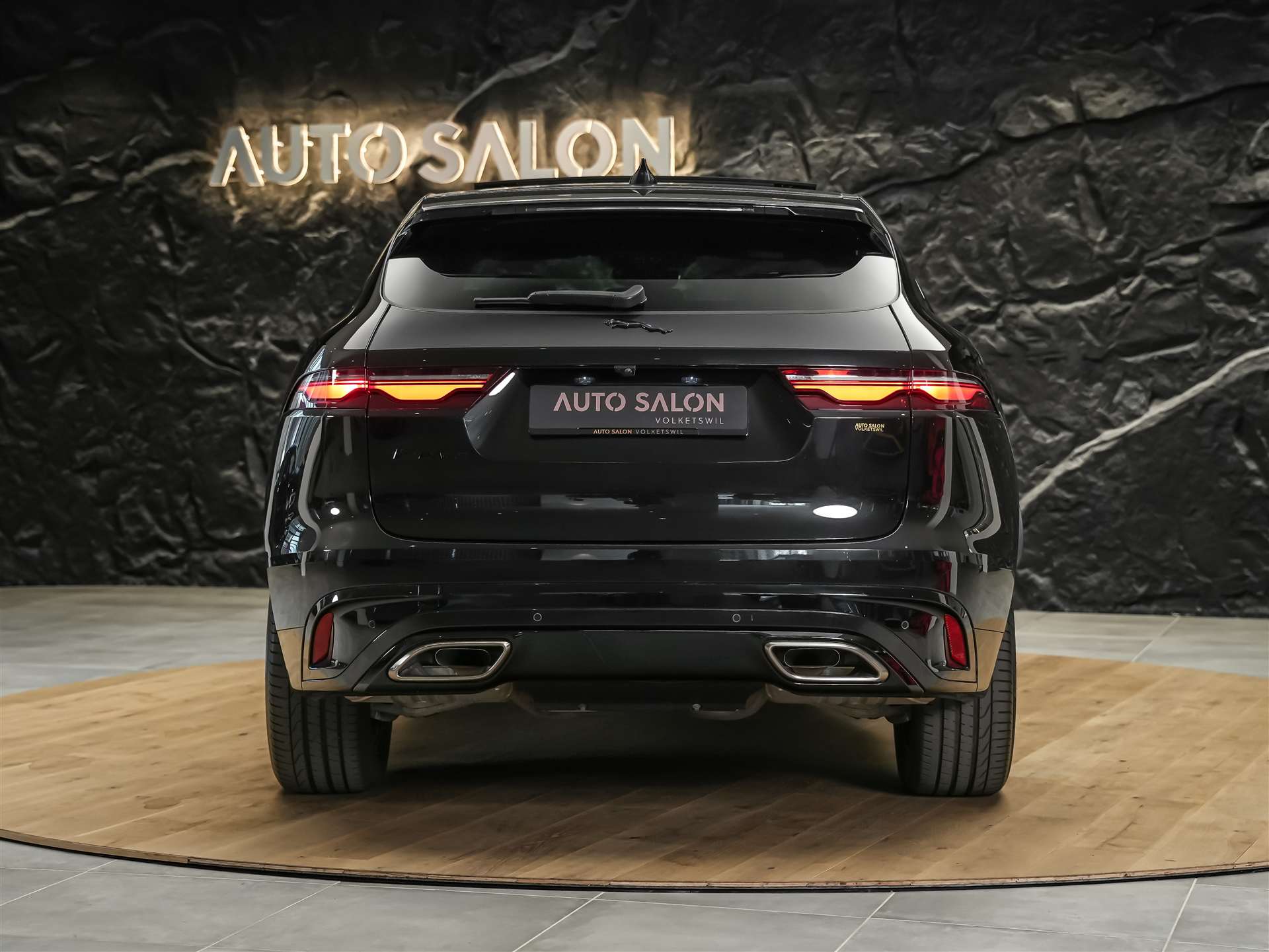 JAGUAR F-Pace 3.0 D I6 R-Dynamic SE AWD Panorama*Abstandsregler*All black*-image-3