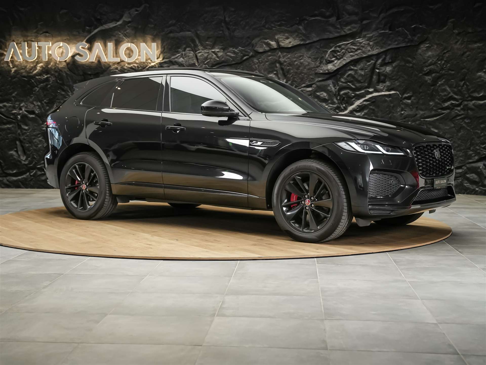 JAGUAR F-Pace 3.0 D I6 R-Dynamic SE AWD Panorama*Abstandsregler*All black*-image-5