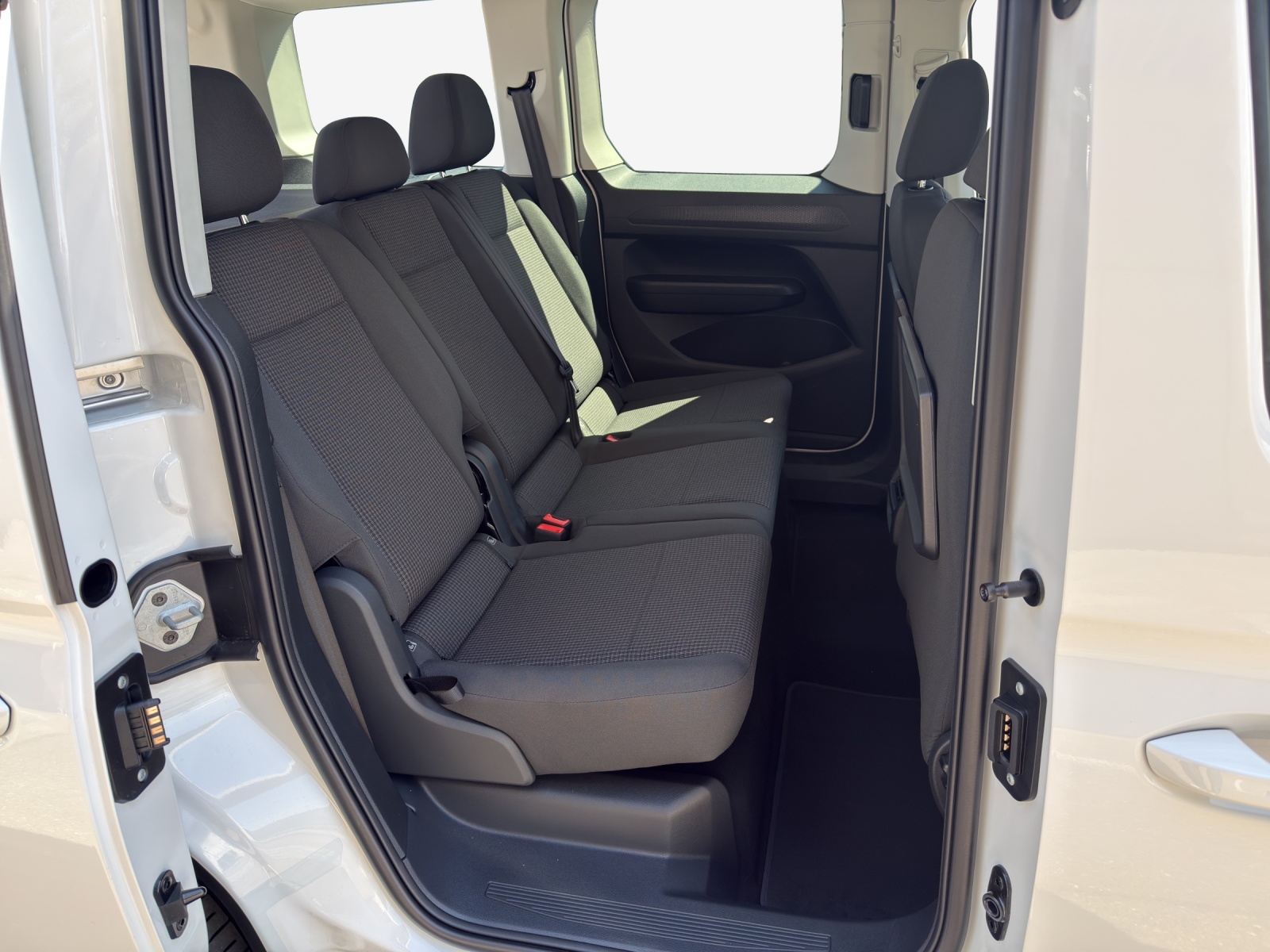 VW Caddy Cargo 1.5 TSI Plug in Hybrid Entry DSG-image-11