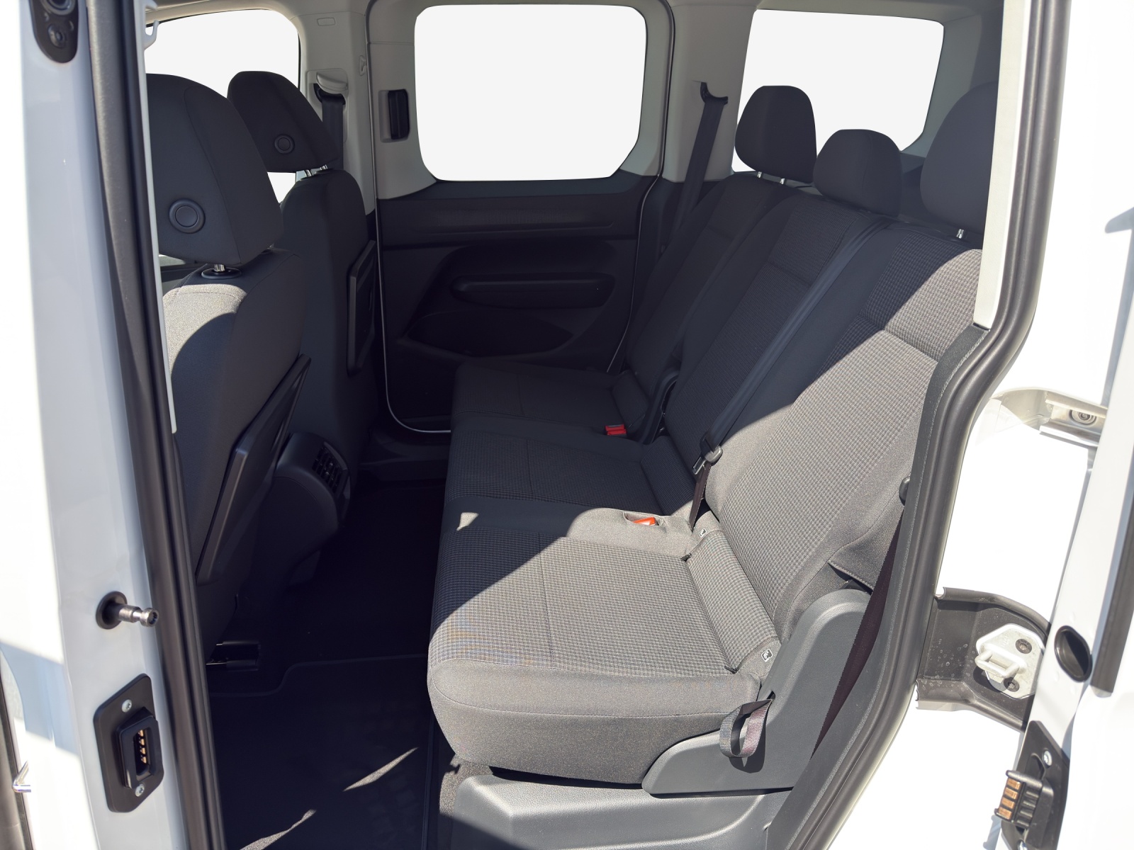 VW Caddy Cargo 1.5 TSI Plug in Hybrid Entry DSG-image-8