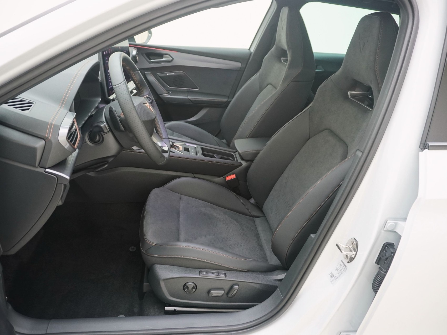 CUPRA Leon ST 2.0 TSI VZ 4Drive DSG-image-13