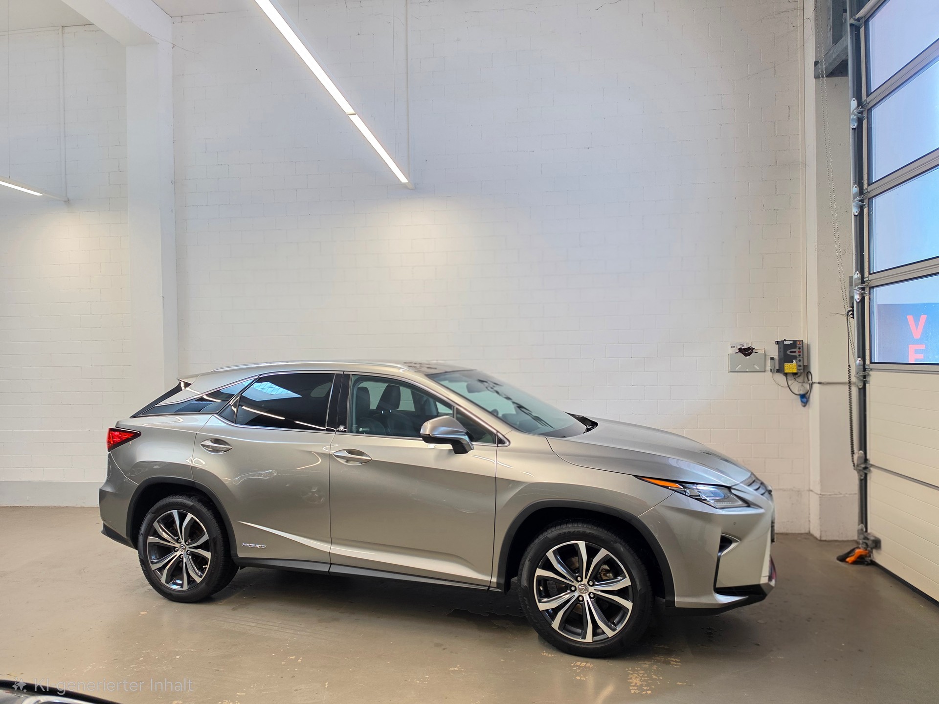 LEXUS RX 450h Diamond AWD CVT-showroom-element-1