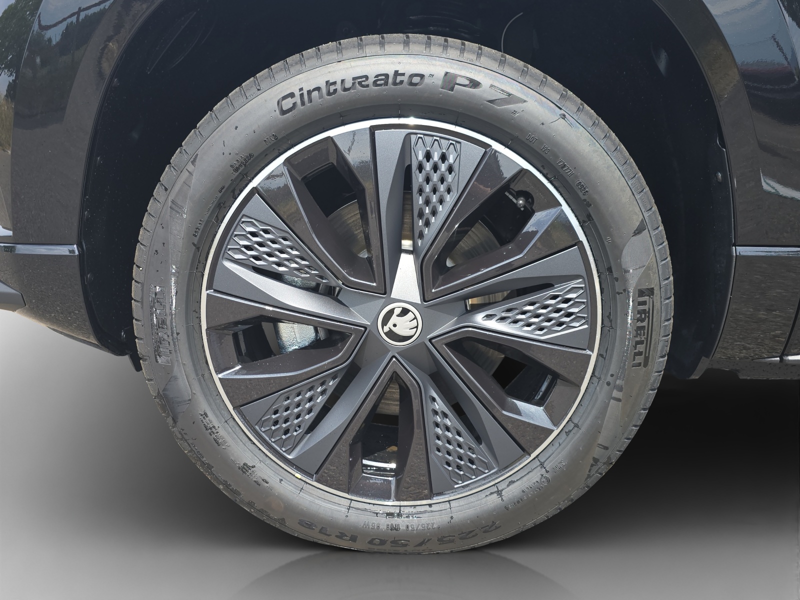 SKODA Karoq 2.0 TSI Dynamic Limited Edition 4x4 DSG-image-14