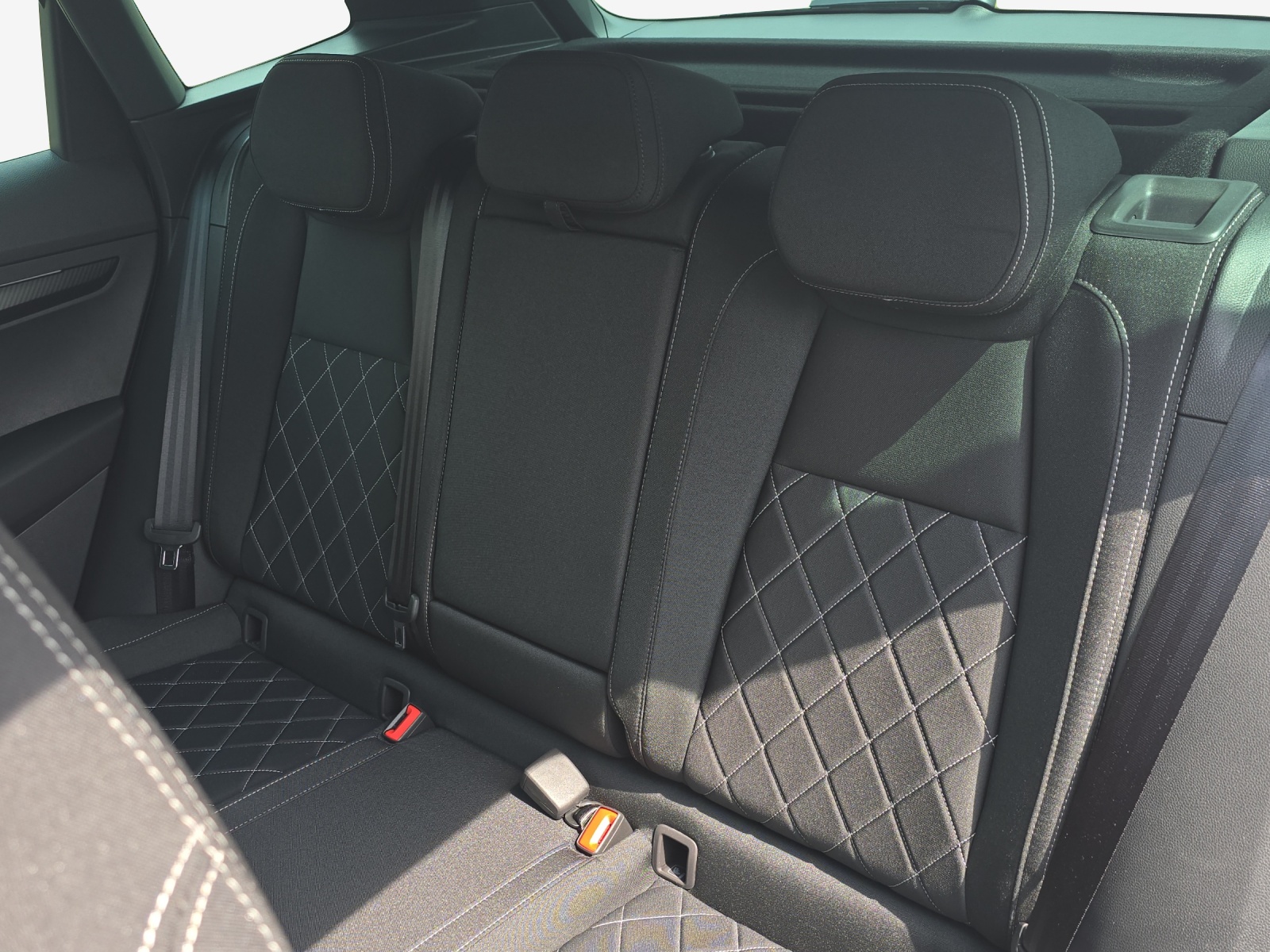 SKODA Karoq 2.0 TSI Dynamic Limited Edition 4x4 DSG-image-11