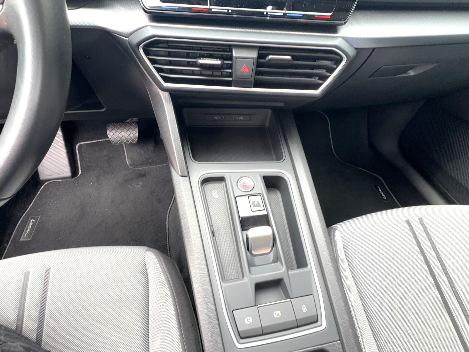 SEAT Leon ST 2.0 TDI Style DSG-image-10