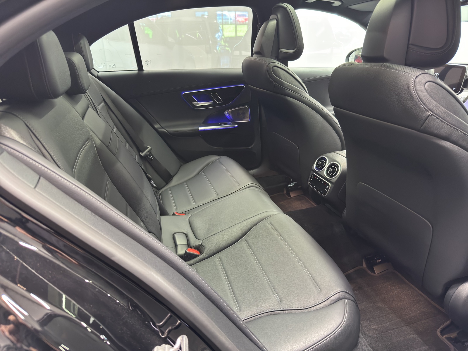 MERCEDES-BENZ C 200 AMG Line 4matic-image-9