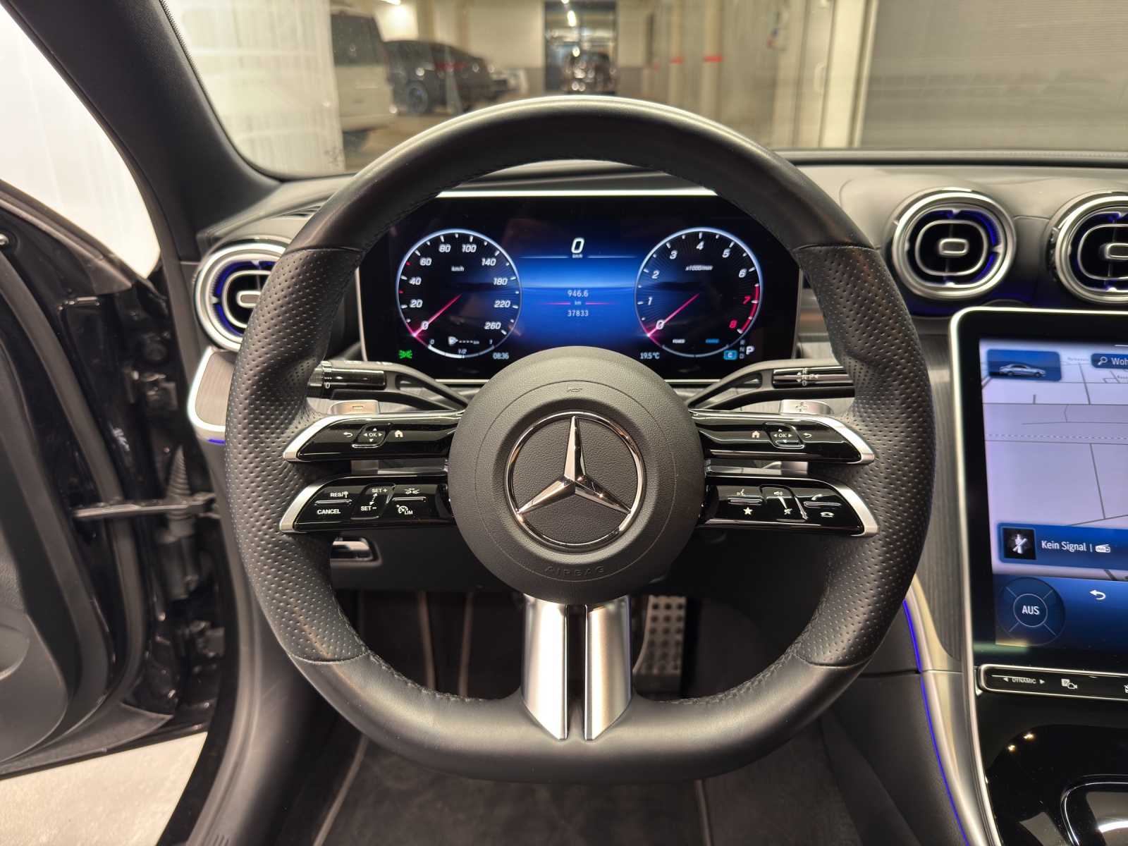 MERCEDES-BENZ C 200 AMG Line 4matic-image-15