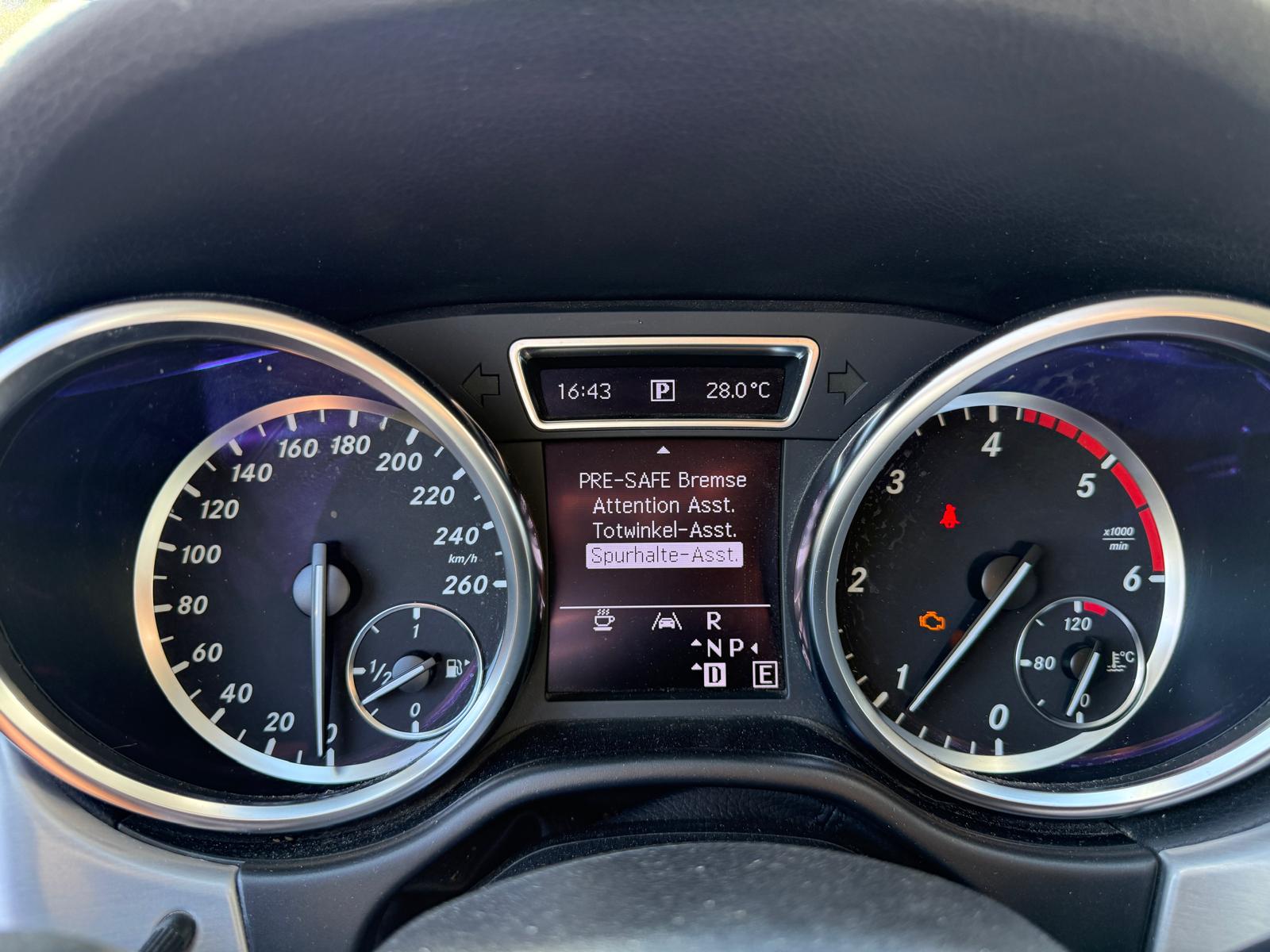 MERCEDES-BENZ ML 250 BlueTEC Edition 4Matic 7G-Tronic-image-11