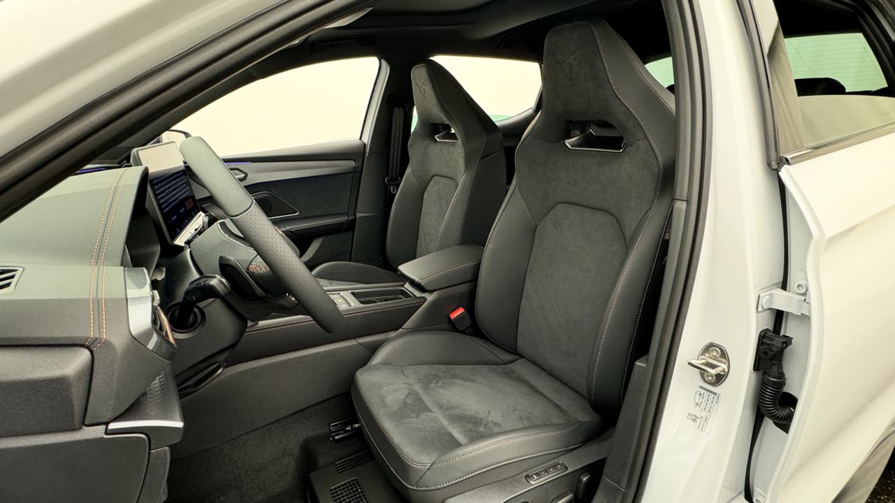 CUPRA LEON 1.5 e-HYBRID pHEV VZ Black Edition-image-4