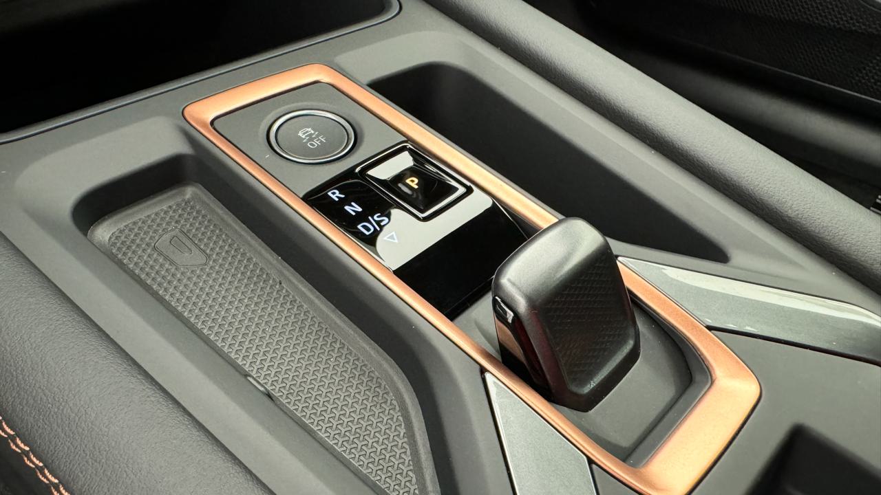 CUPRA LEON 1.5 e-HYBRID pHEV VZ Black Edition-image-10