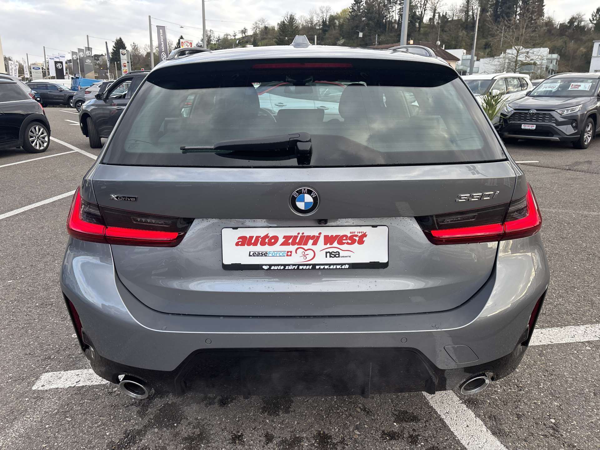 BMW 330i Touring xDrive M-Sport 245PS Steptronic Automat-image-11