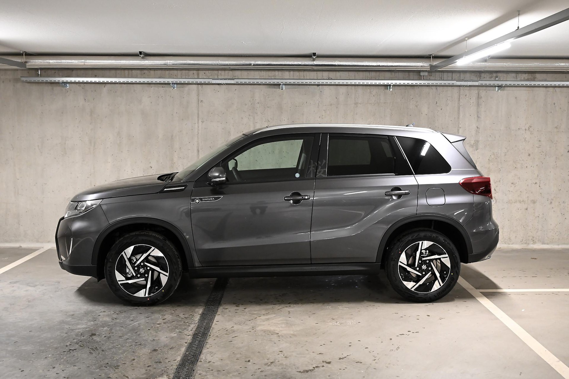 SUZUKI Vitara 1.4 T Sakura Top Hybrid 4x4-showroom-element-3