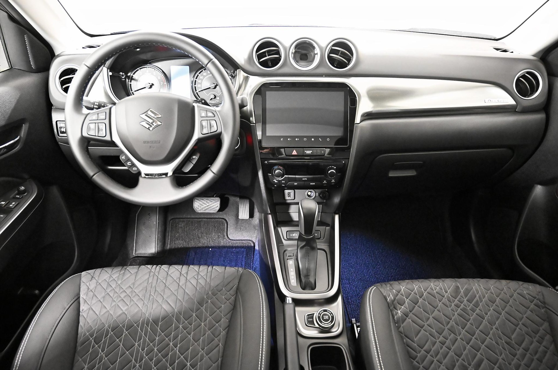 SUZUKI Vitara 1.4 T Sakura Top Hybrid 4x4-image-9