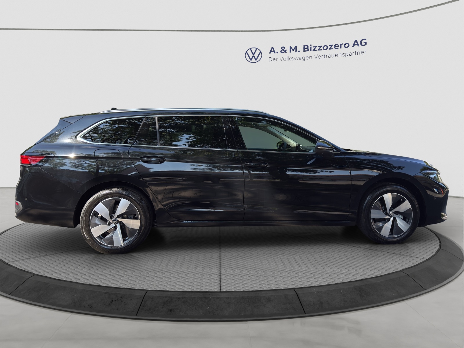 VW Passat Variant 1.5 eTSI evo2 Business DSG-image-5