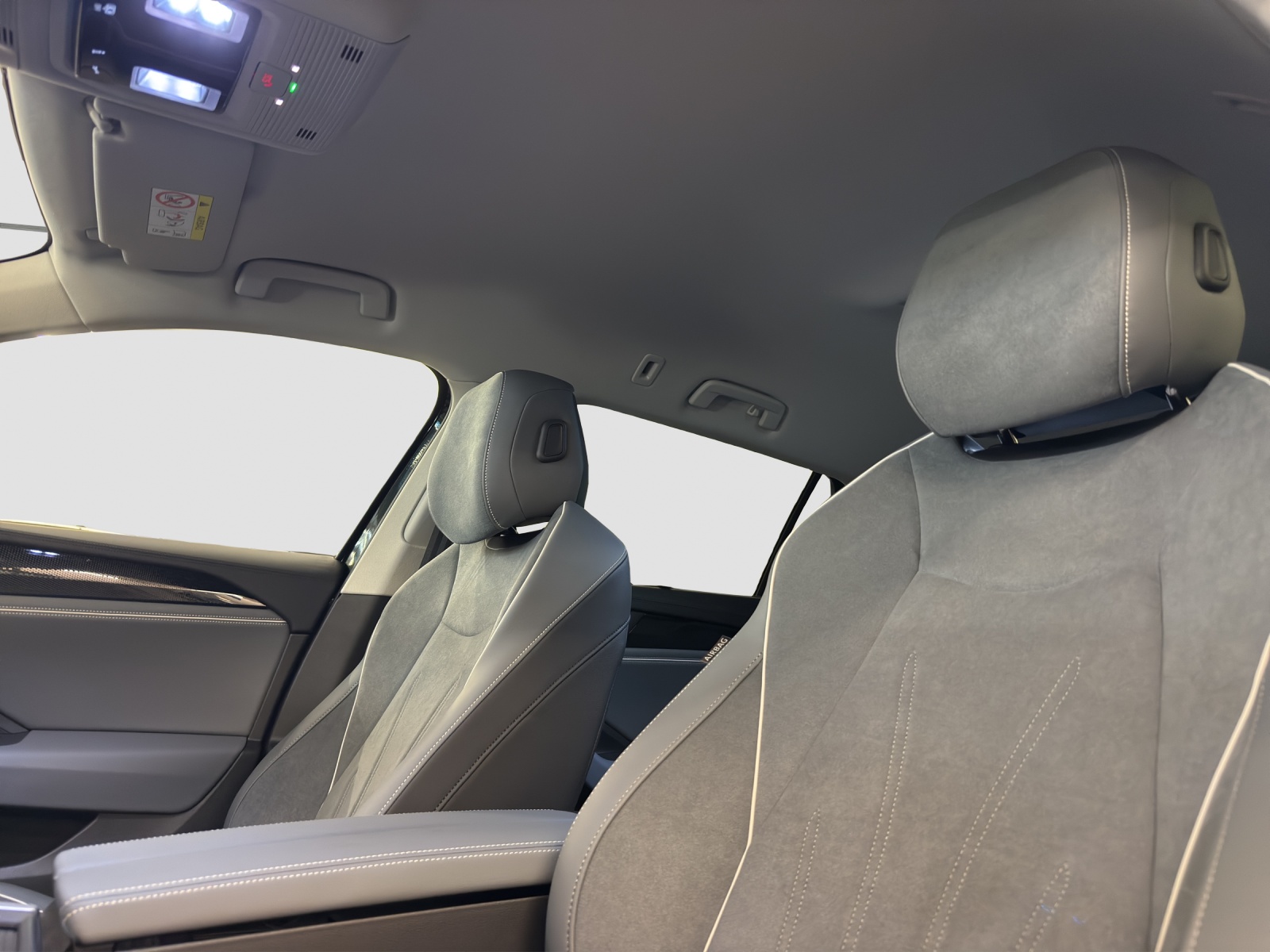 VW Passat Variant 1.5 eTSI evo2 Business DSG-image-14