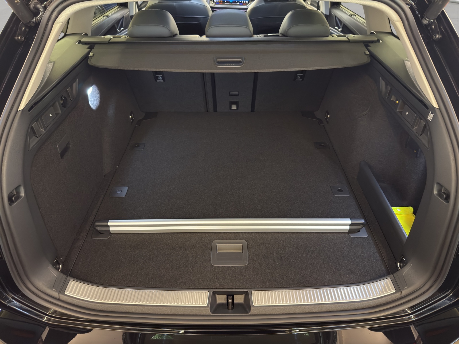 VW Passat Variant 1.5 eTSI evo2 Business DSG-image-13