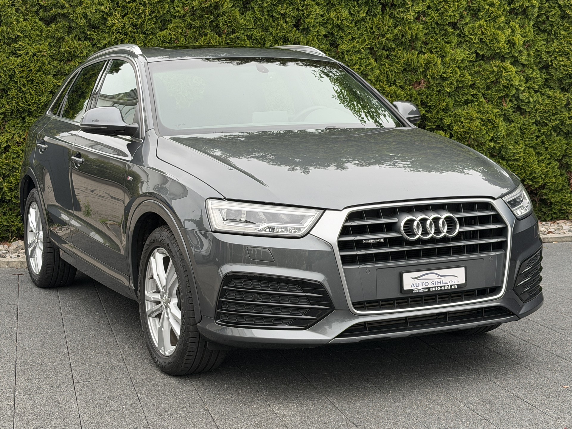AUDI Q3 2.0 TFSI sport quattro S-tronic / CH-Fahrzeug-image-5