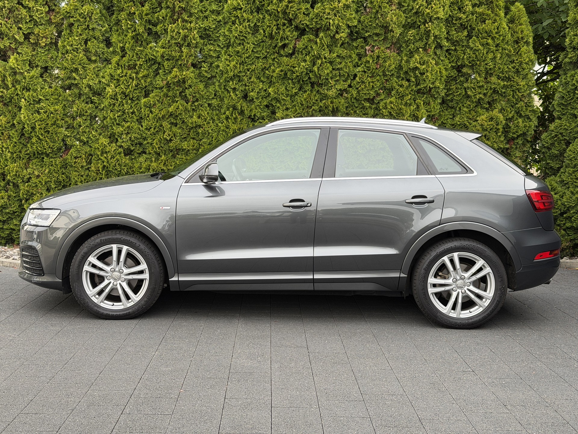 AUDI Q3 2.0 TFSI sport quattro S-tronic / CH-Fahrzeug-image-7