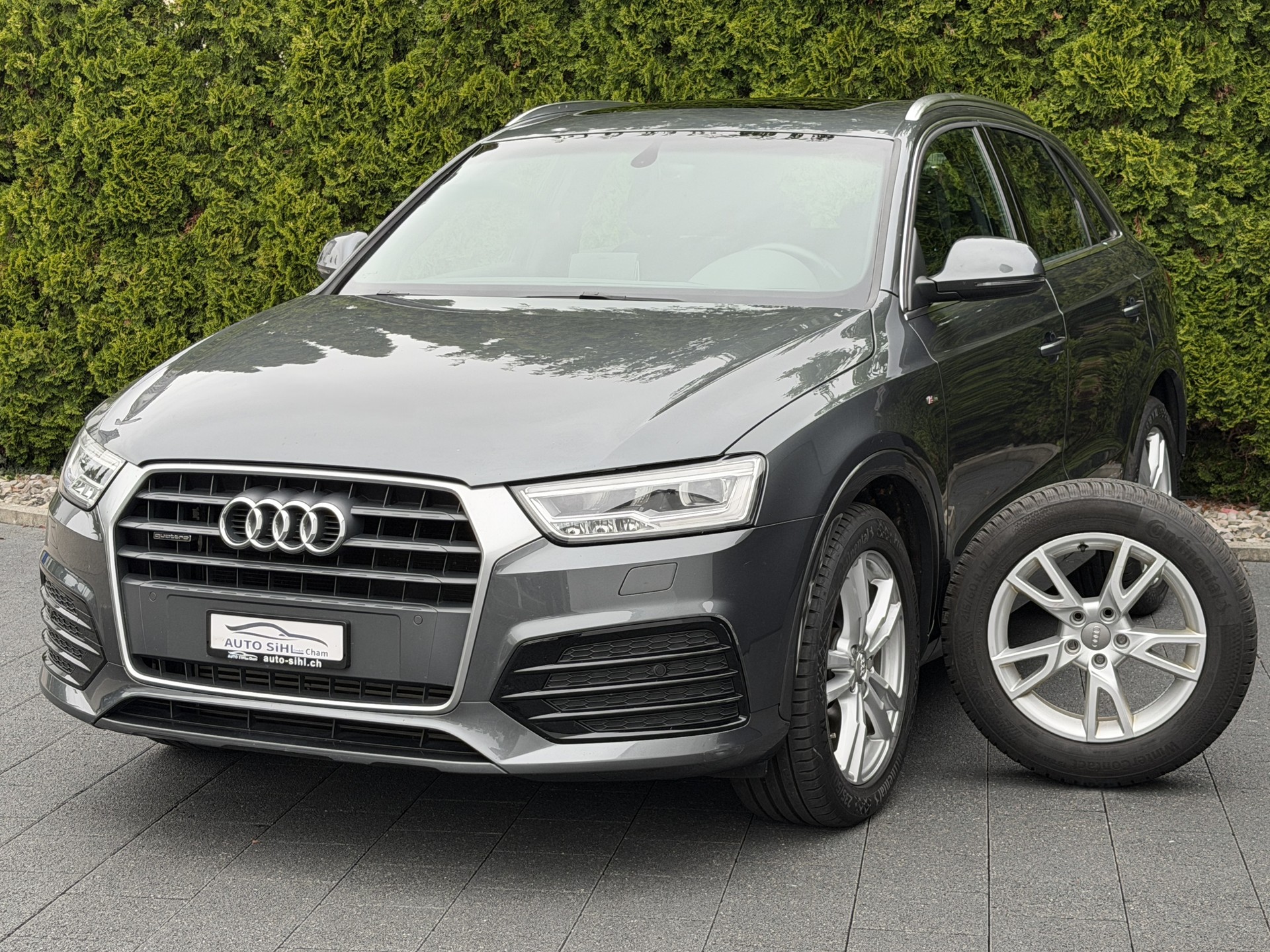 AUDI Q3 2.0 TFSI sport quattro S-tronic / CH-Fahrzeug-image-2