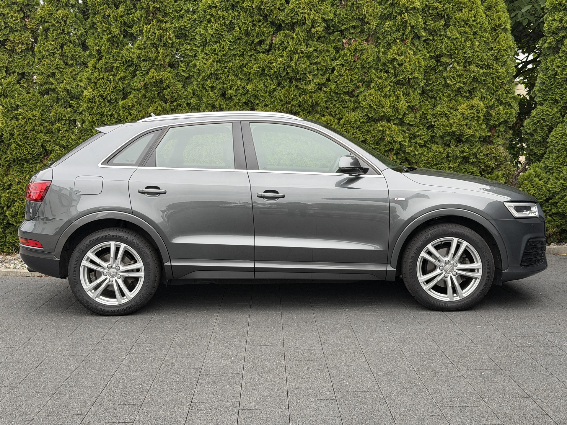 AUDI Q3 2.0 TFSI sport quattro S-tronic / CH-Fahrzeug-image-6