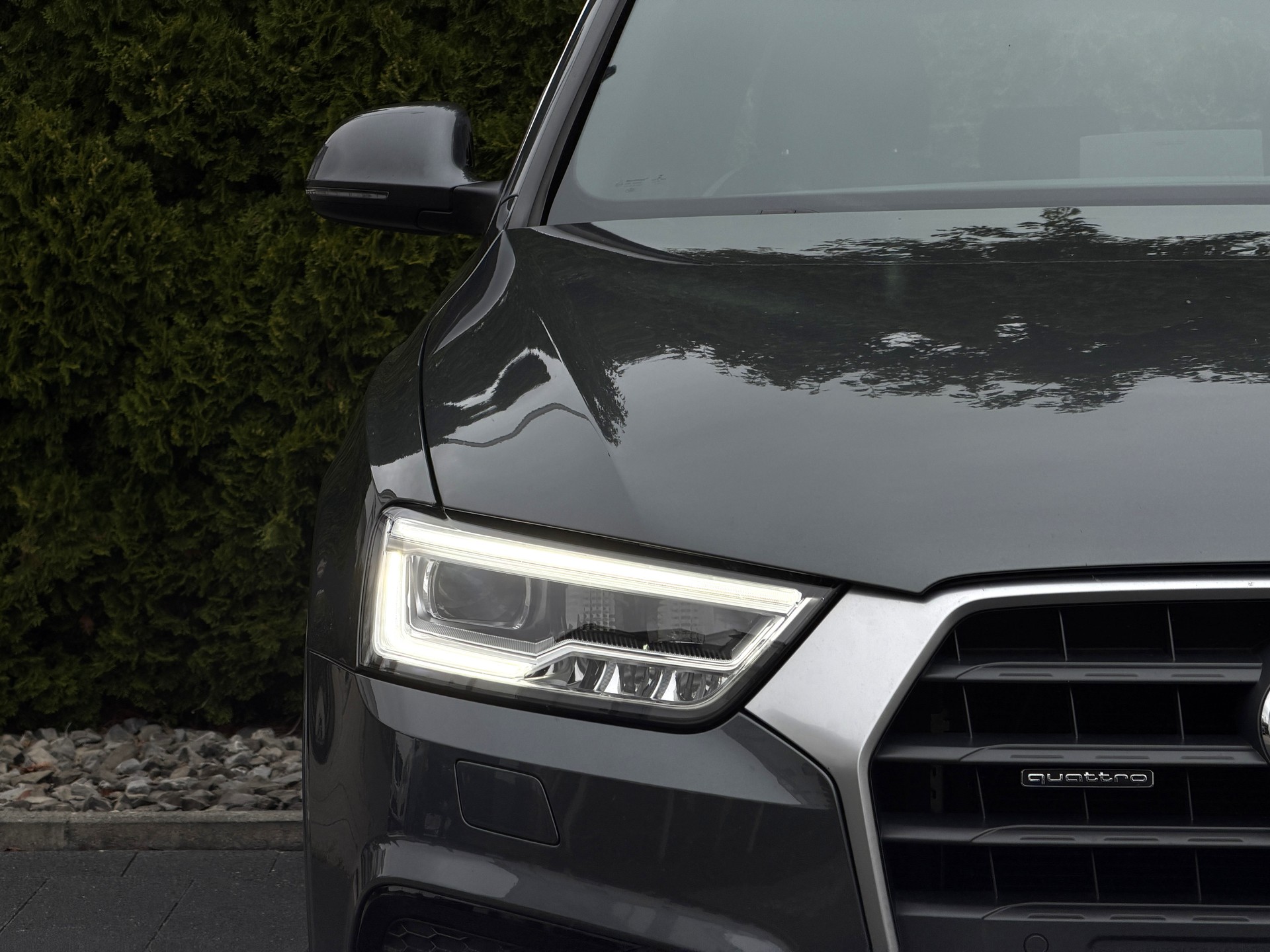 AUDI Q3 2.0 TFSI sport quattro S-tronic / CH-Fahrzeug-image-4