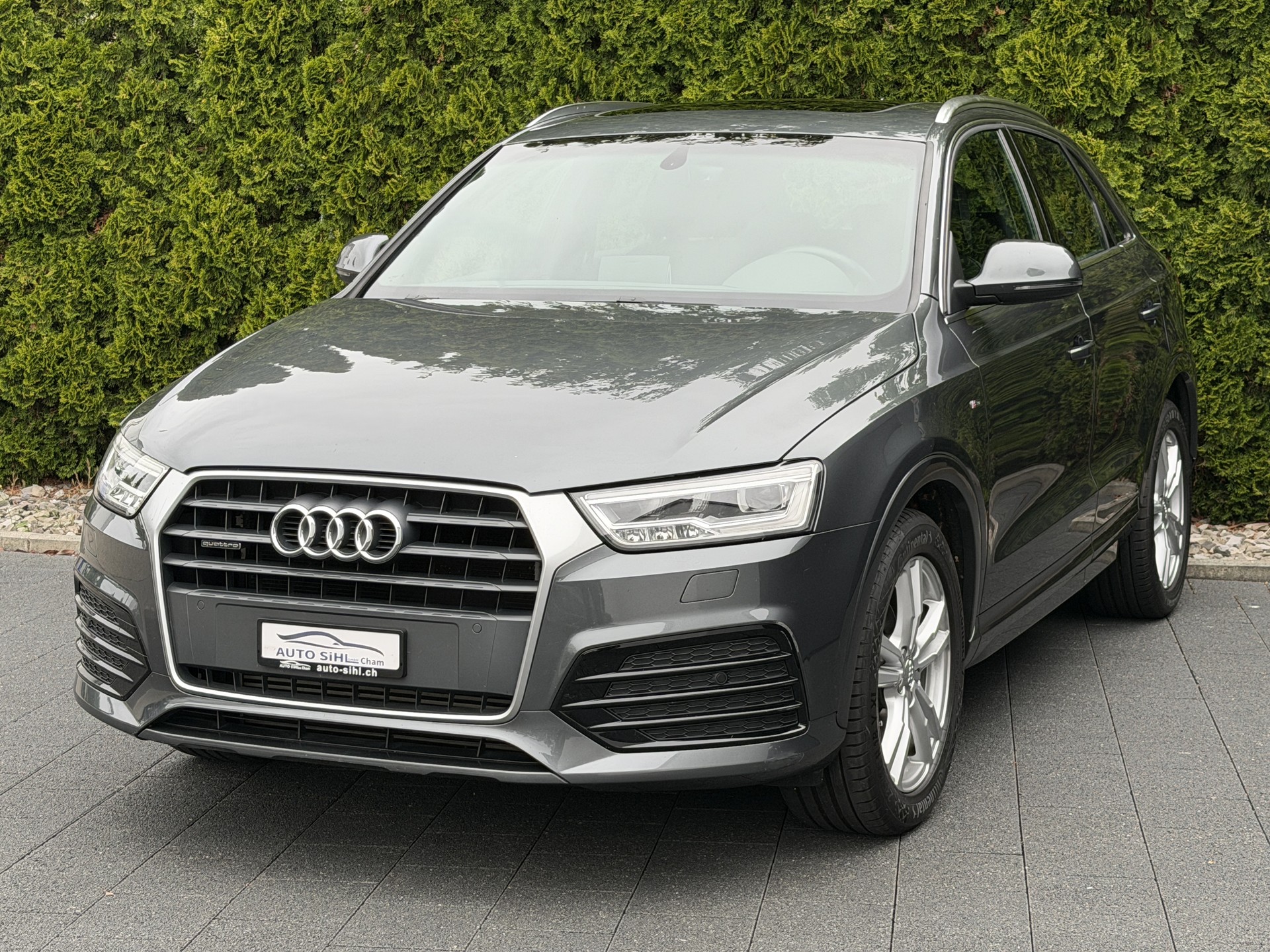 AUDI Q3 2.0 TFSI sport quattro S-tronic / CH-Fahrzeug-image-0