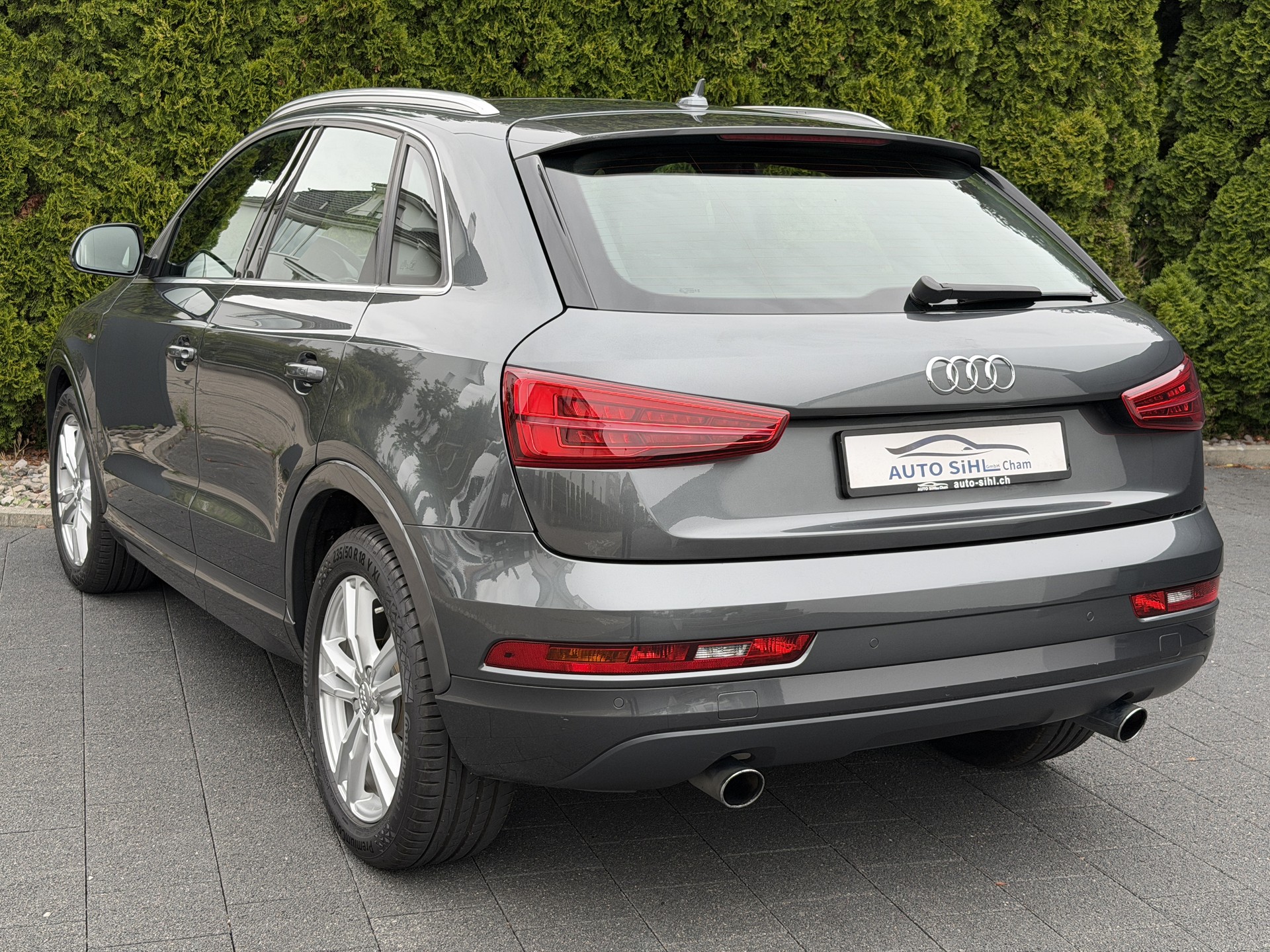 AUDI Q3 2.0 TFSI sport quattro S-tronic / CH-Fahrzeug-image-8